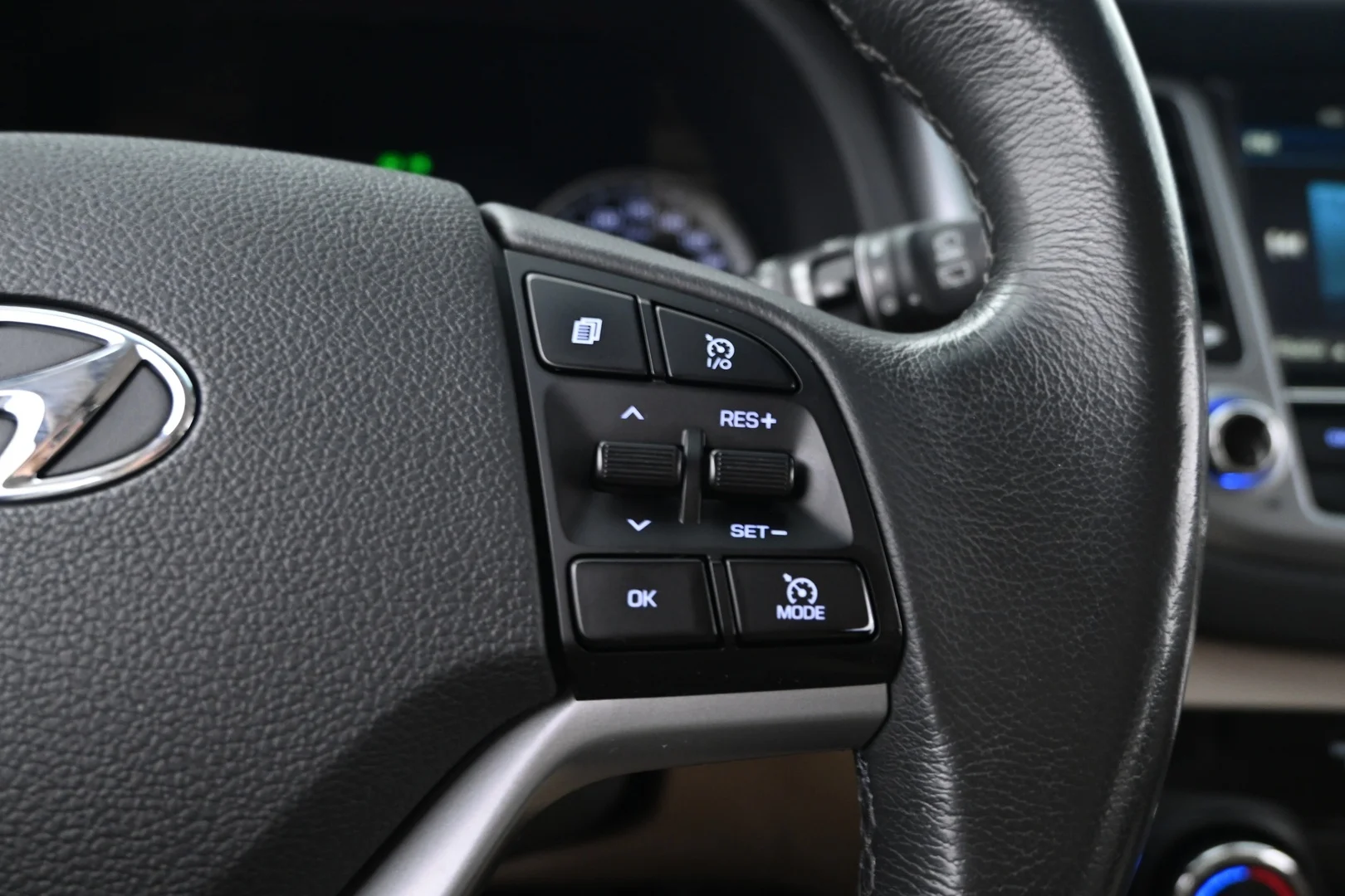 Car Image - 4T3HzvFyVanbmTNdp4zZKv