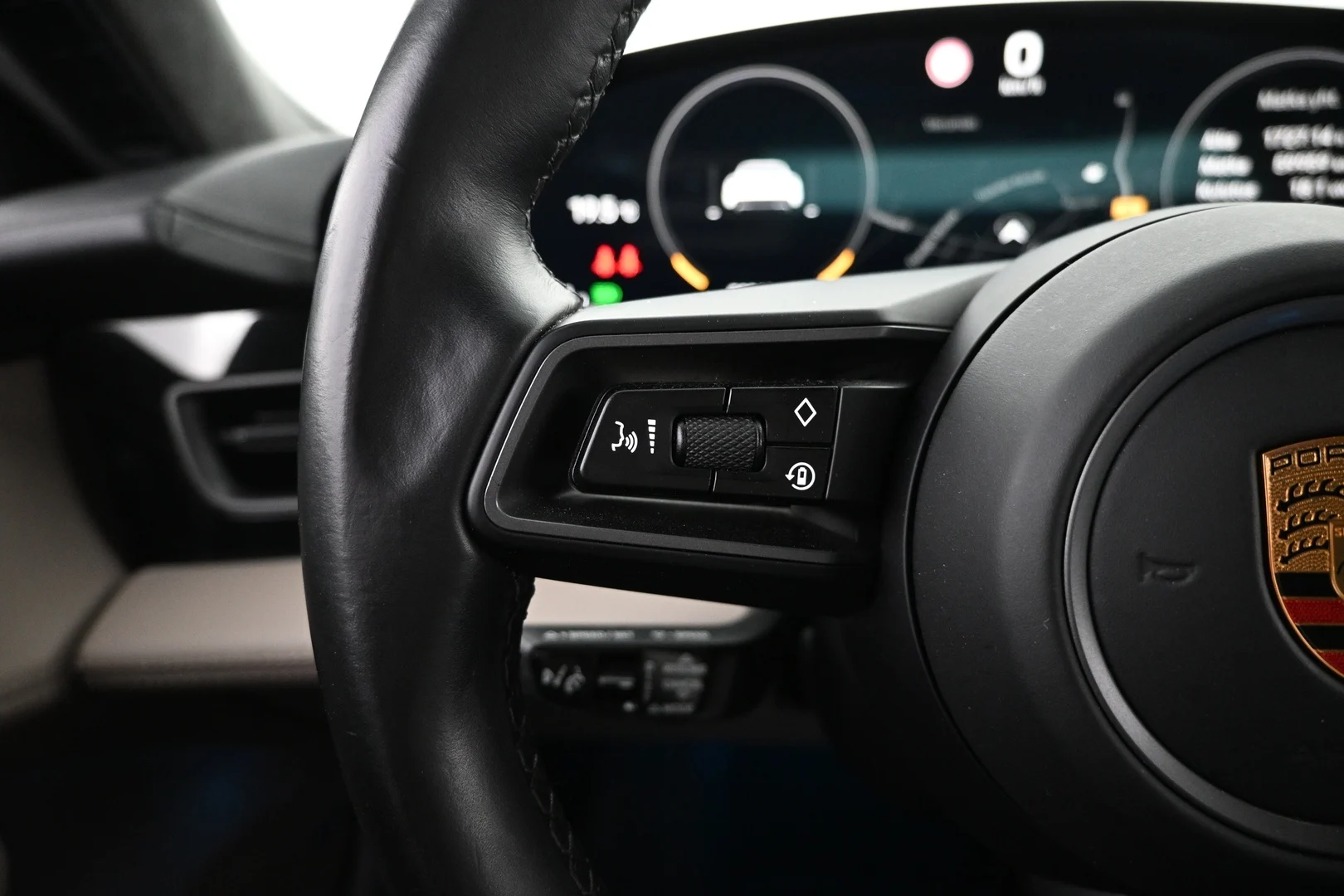 Car Image - 6KqlL8gfHCh9YibXSw3ILQ