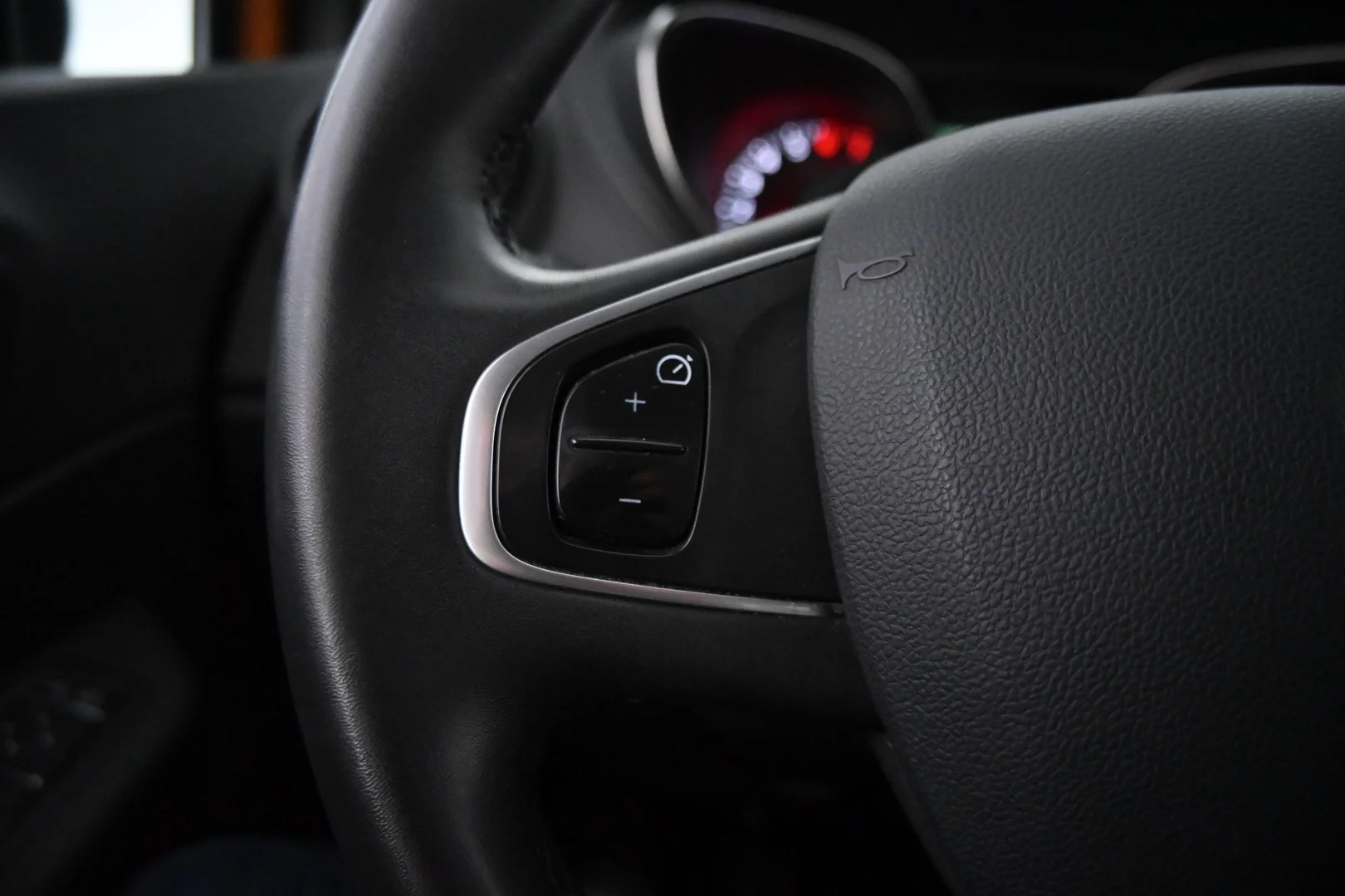 Car Image - 2hFym3oCFowRXxVlAqJPms