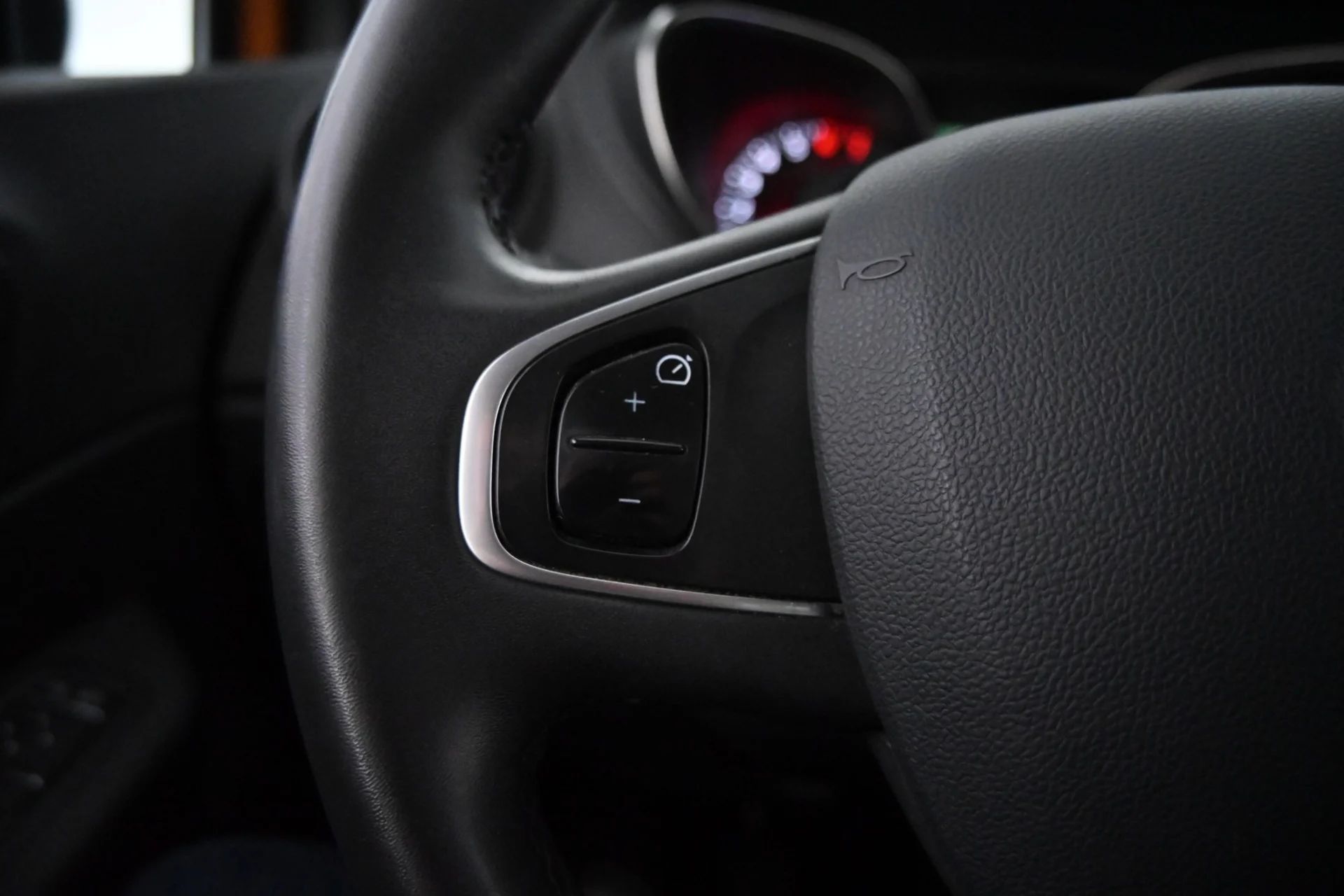 Car Image - 2hFym3oCFowRXxVlAqJPms