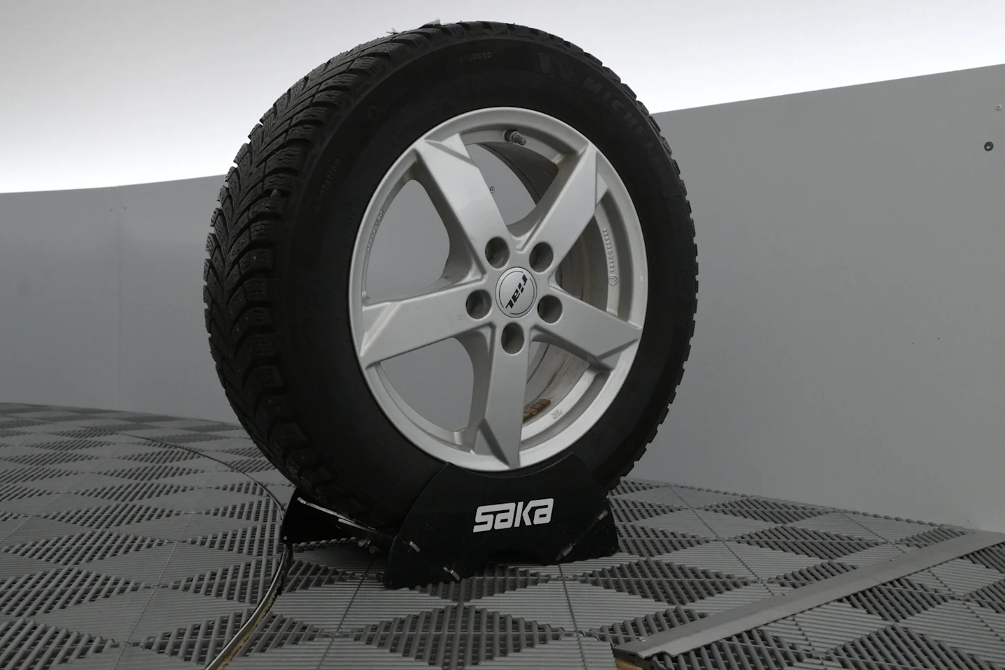 Car Image - 7FB5JksMarm7vb18SIvNS8