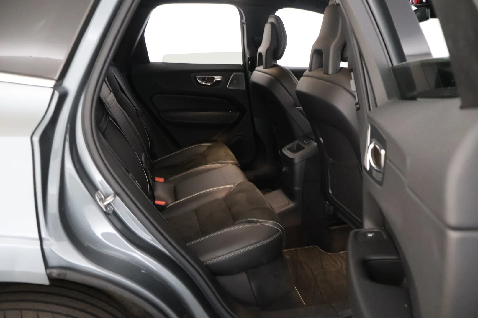 Car Image - 2Q0RwSpIQLyHEczMaPXGFP