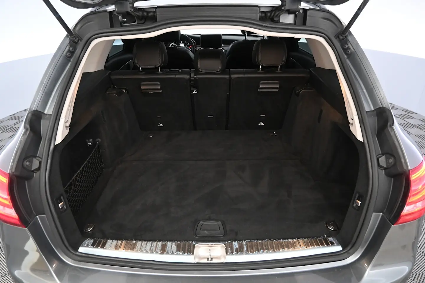 Car Image - 4wfb0NBcw5hYiir0A8eMgV