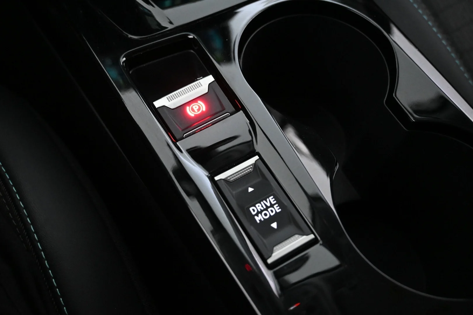 Car Image - 7qIINLdzRwwa7RBJci1Rfv