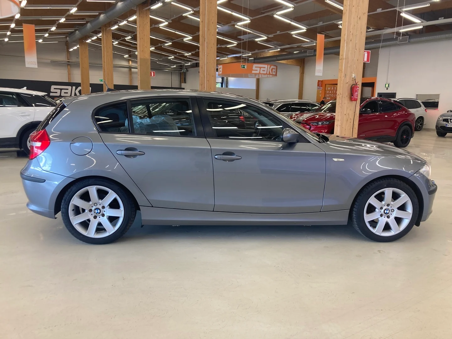 Car Image - 17mRKy1hlgkmXzBNQA96Yf