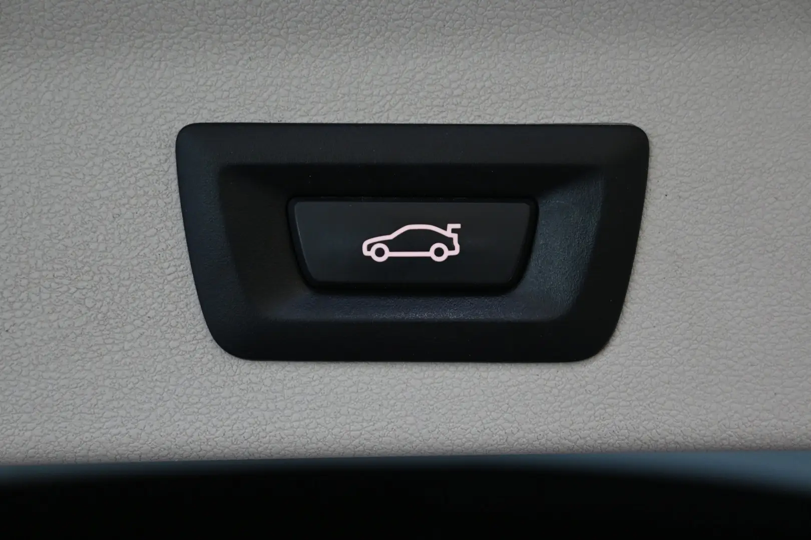 Car Image - 2iccS3umoiw7geDKVkFDN