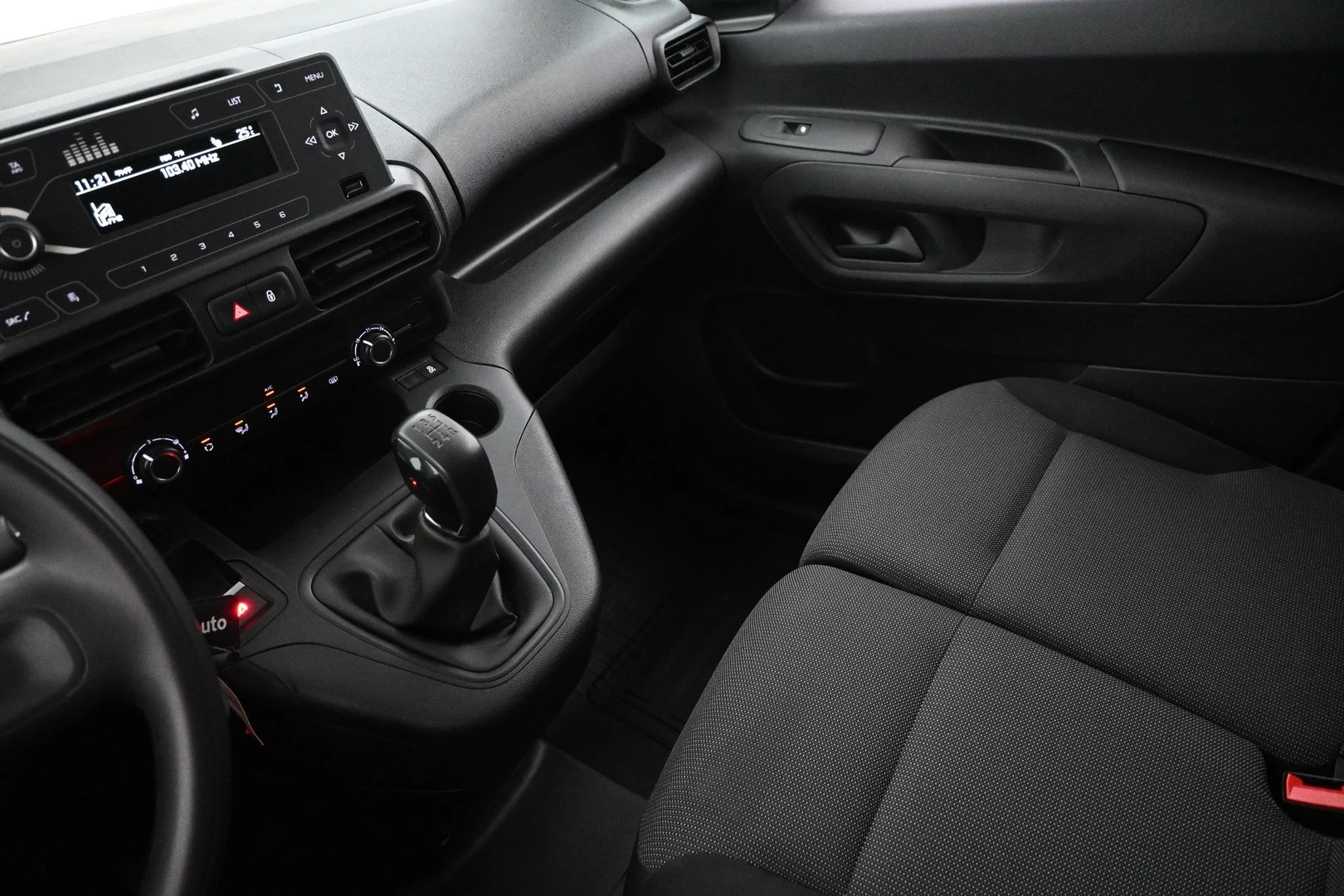 Car Image - 11jq7NfPVbdy8AlQojX4xy