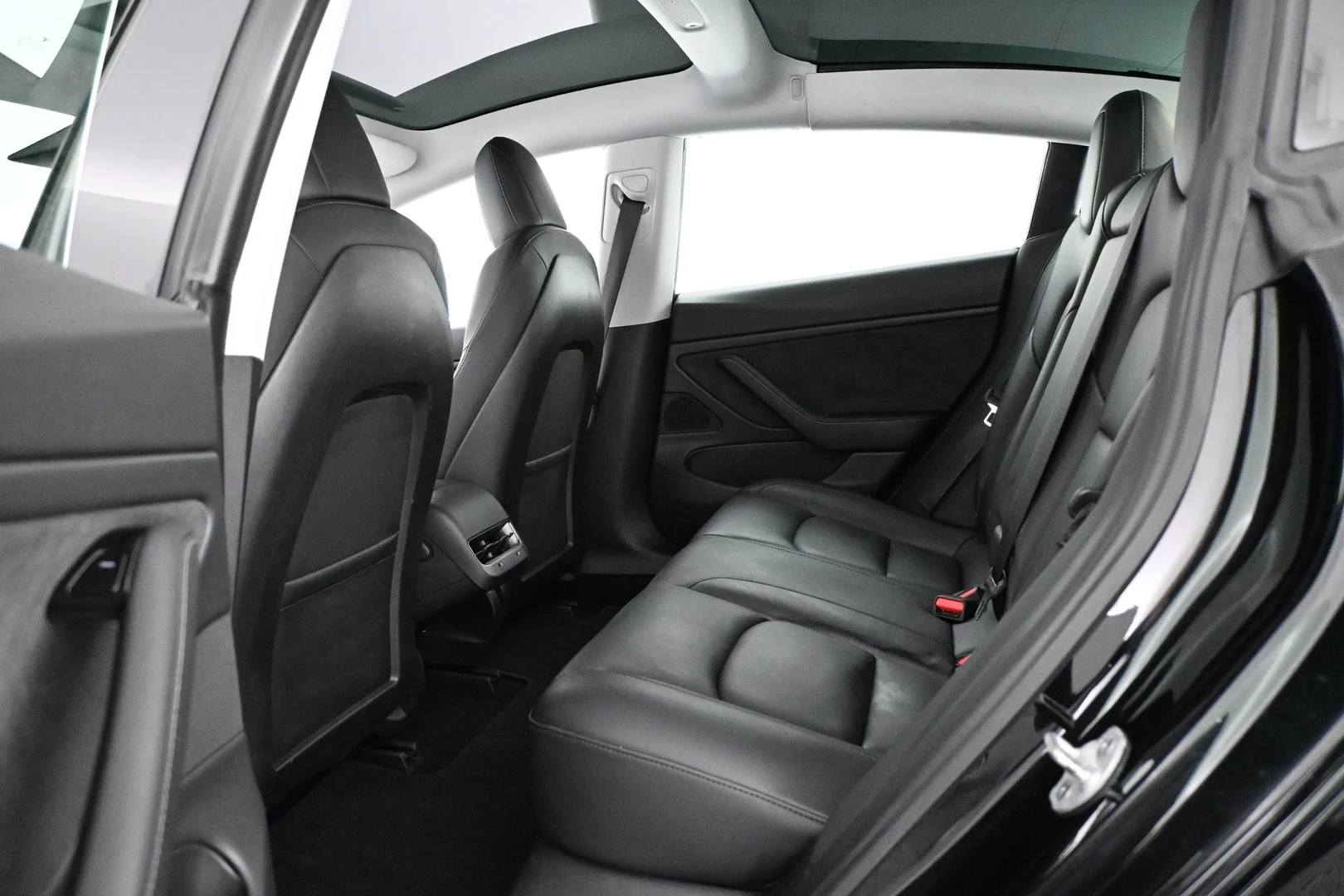 Car Image - 5AHX0tp3x9fn8yA6UIH9PW
