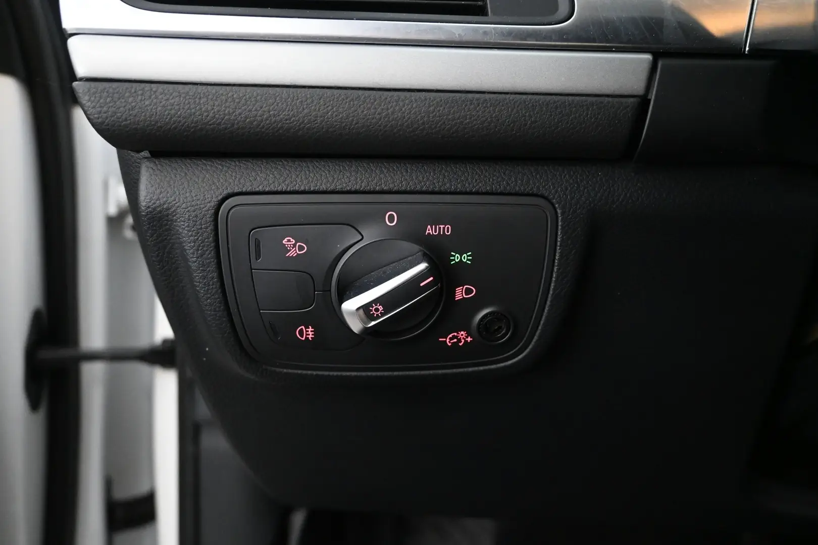 Car Image - 2To6UhBGSfahwicg4fezBj