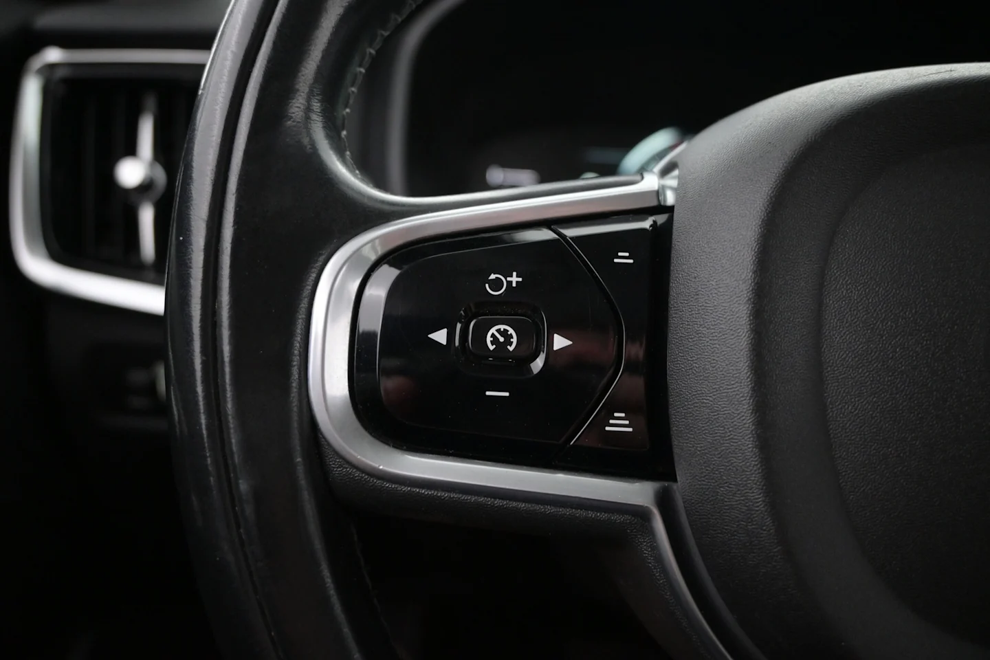 Car Image - 1hlE8u5iaUqLFLqhbYaqfu