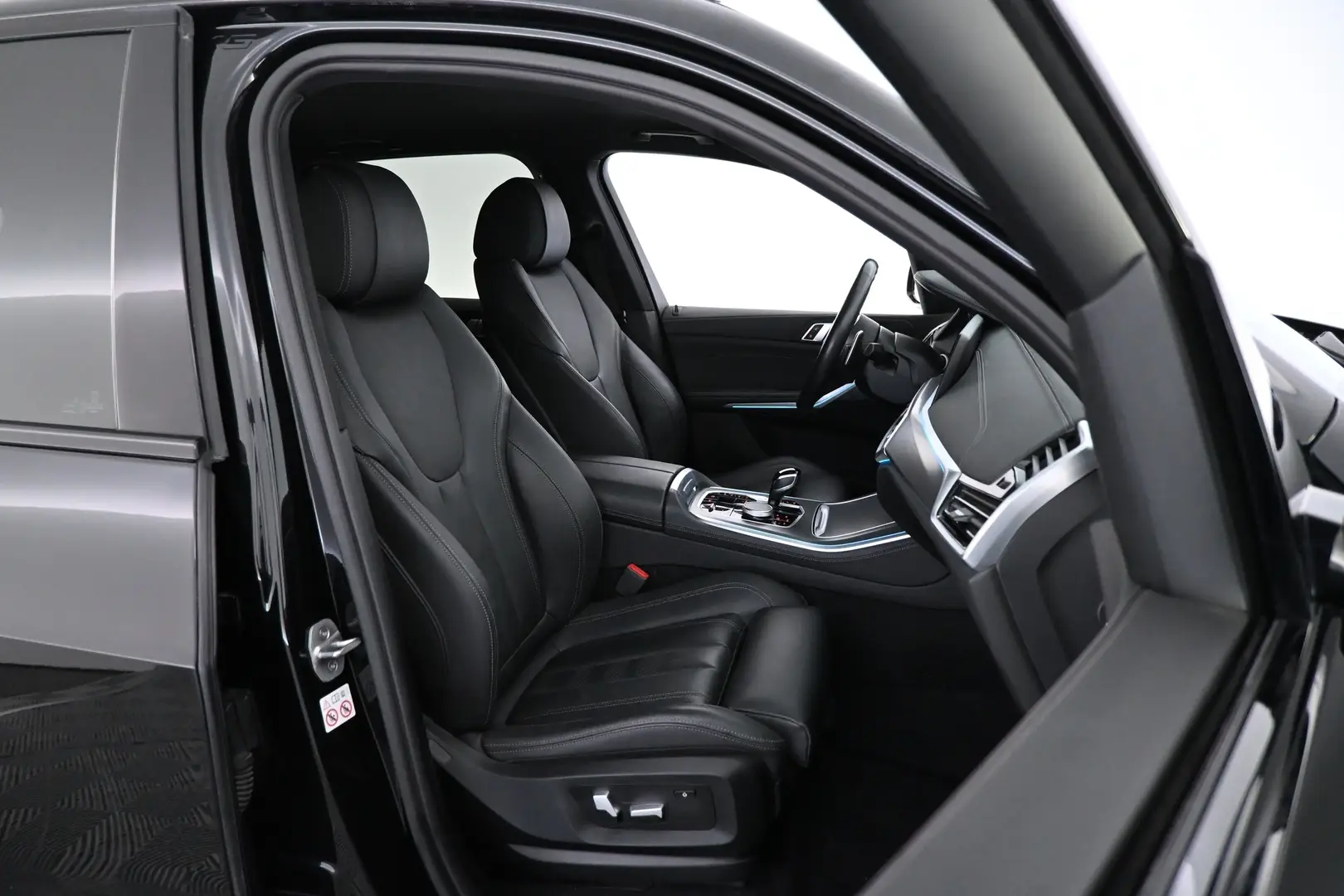 Car Image - 3JuIXUr4ibjFMEsQMz2xd2