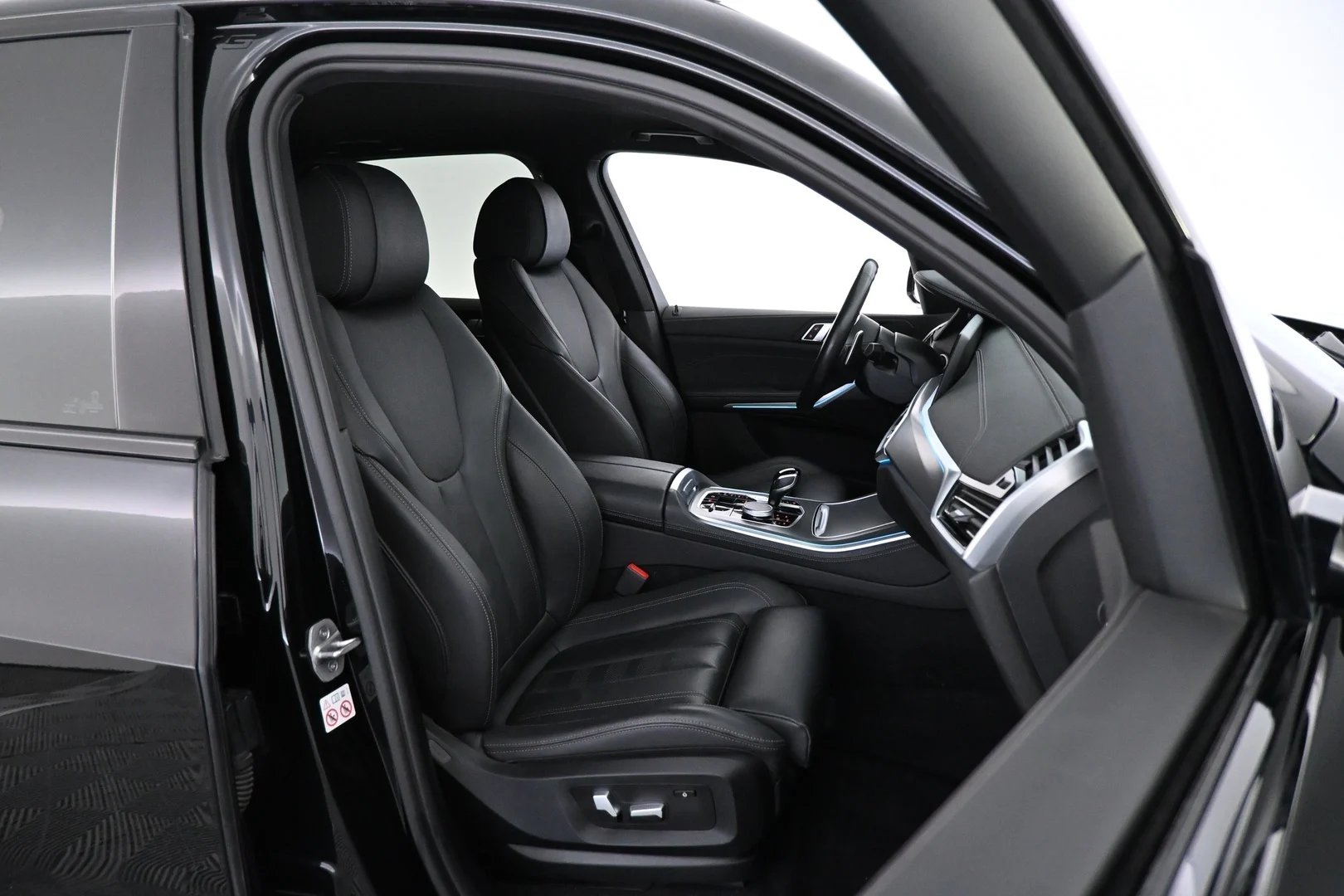 Car Image - 3JuIXUr4ibjFMEsQMz2xd2
