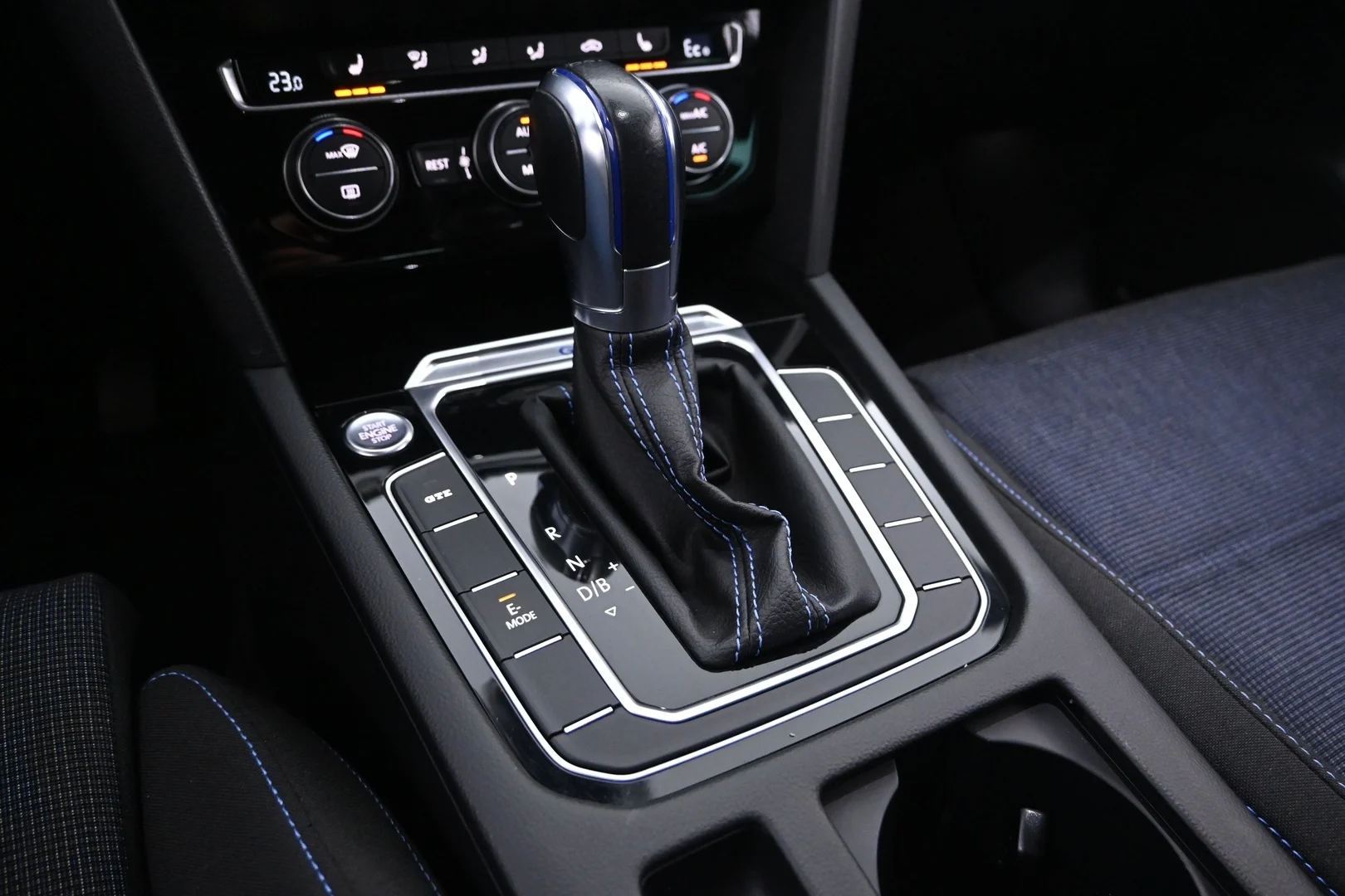 Car Image - 69h6LhKB4OSAn21xlporLx