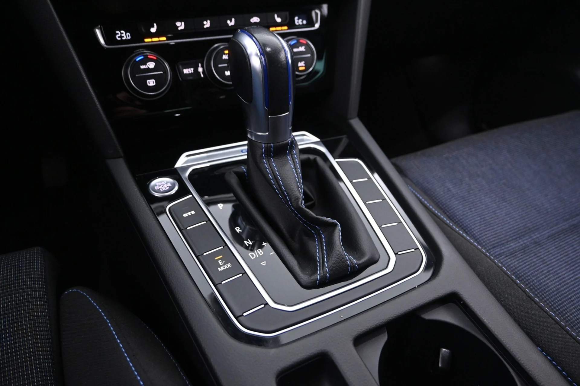 Car Image - 69h6LhKB4OSAn21xlporLx