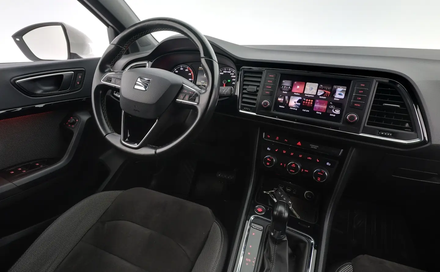Car Image - 2b2TSoeHZ6GgCx4u3k4nSO