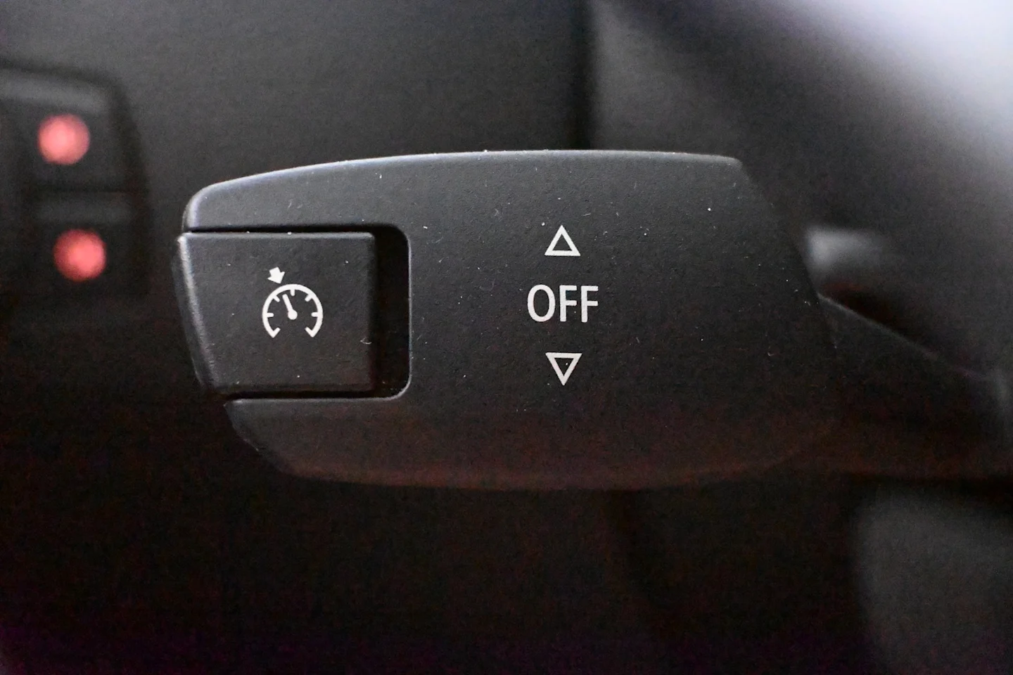 Car Image - 3BGro8XiqG834gByow2267