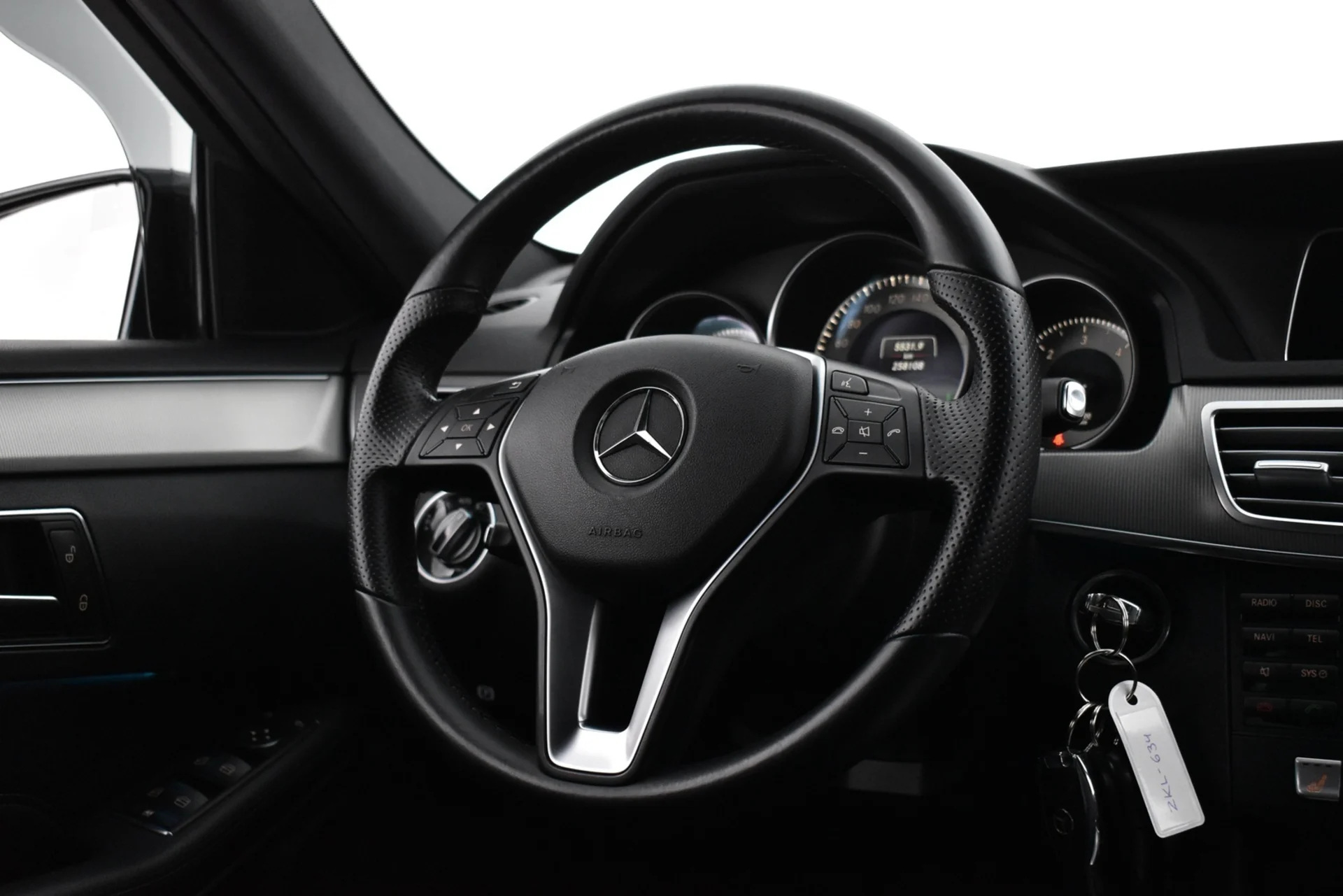 Car Image - 5fbarSRCZxSCQmDYDBRIPf