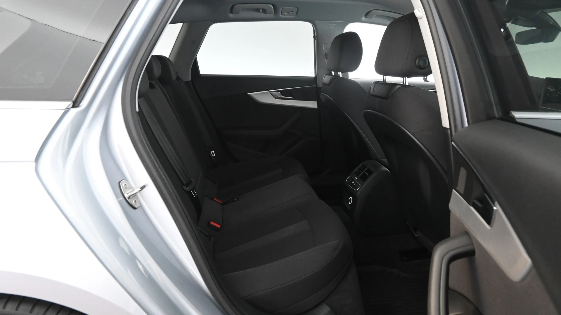 Car Image - 1iX4dgFtvN63q6zP9loC0z