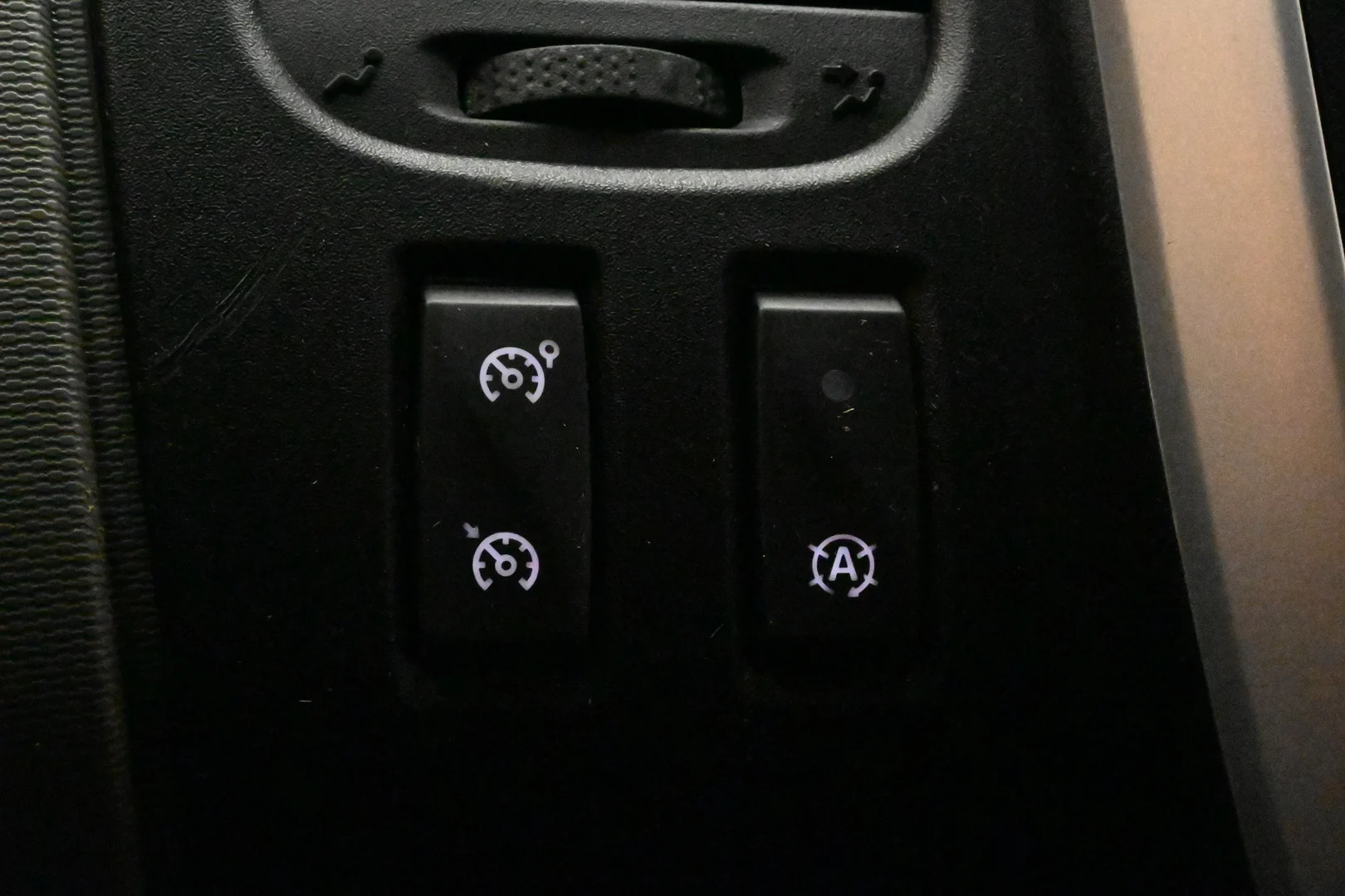 Car Image - 4FKRMMqaUqqrr6yExsuoHT