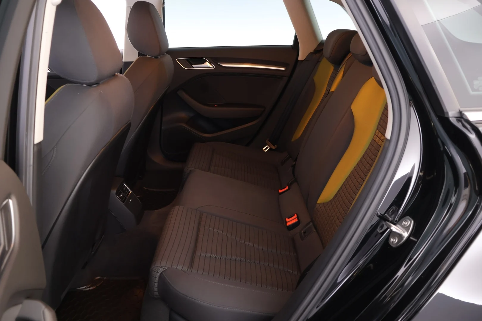 Car Image - 3sydWkXYtHNRjX4GUHoB9V