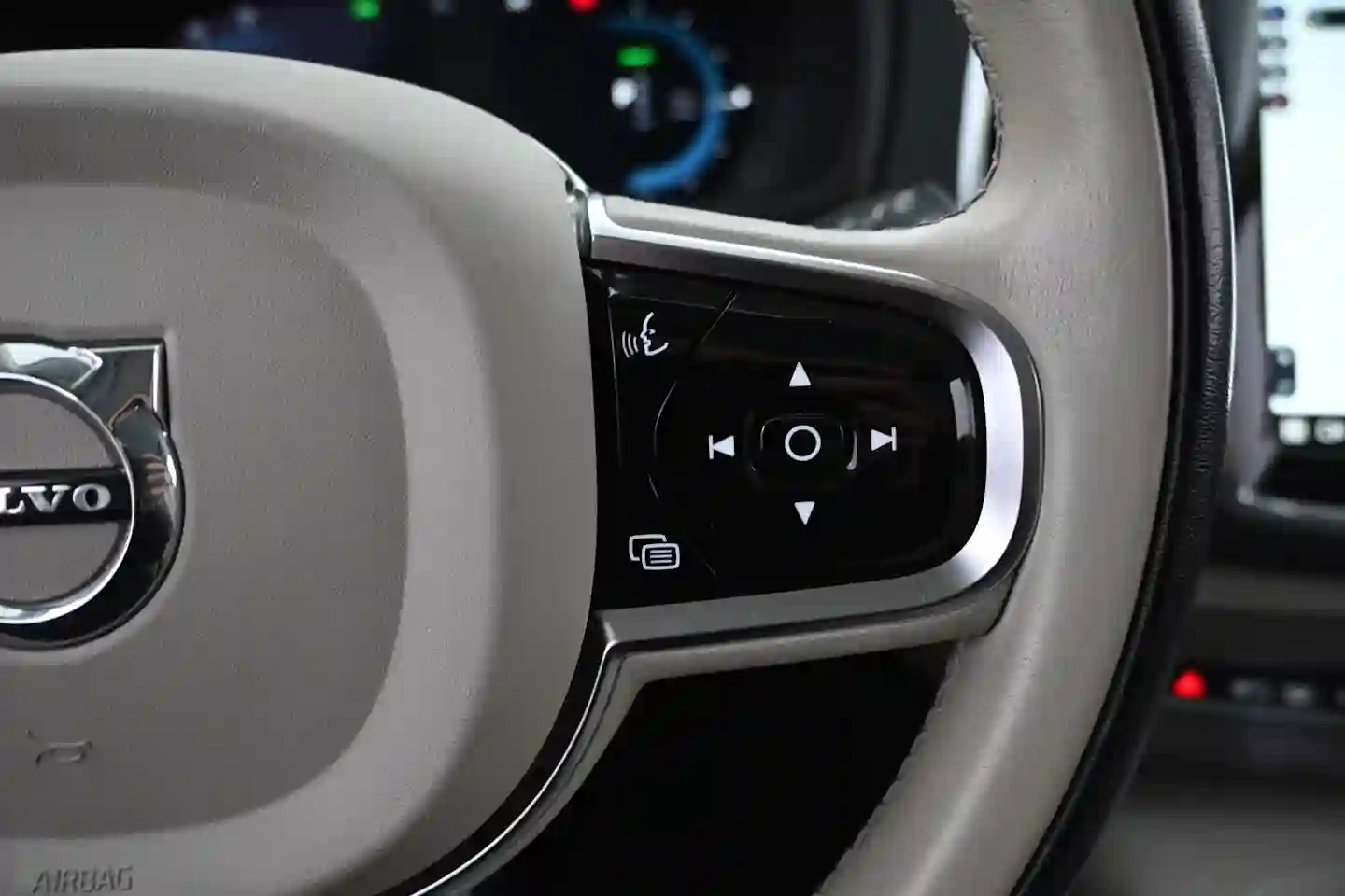 Car Image - 4ZqDTRsvlGS4CrOULpnCnd