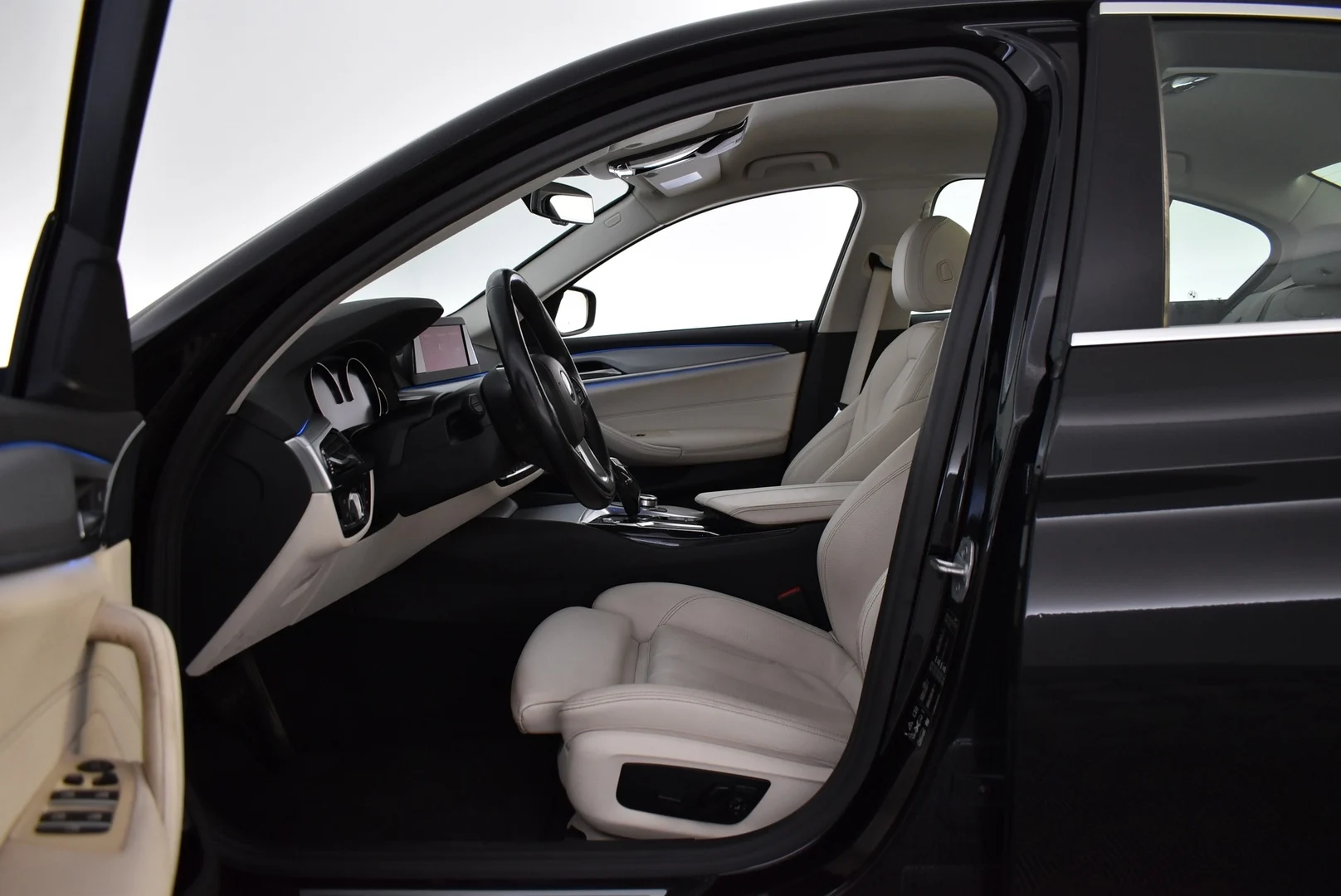 Car Image - 6EUWpFVXraAut0IW34qDzS