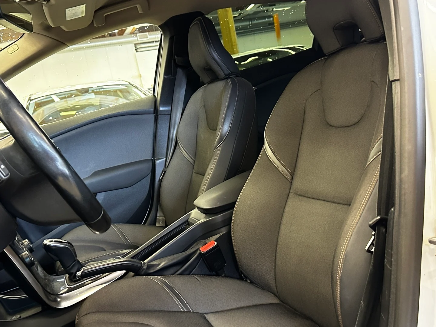 Car Image - ILI1TAR0tSTJse90urzea