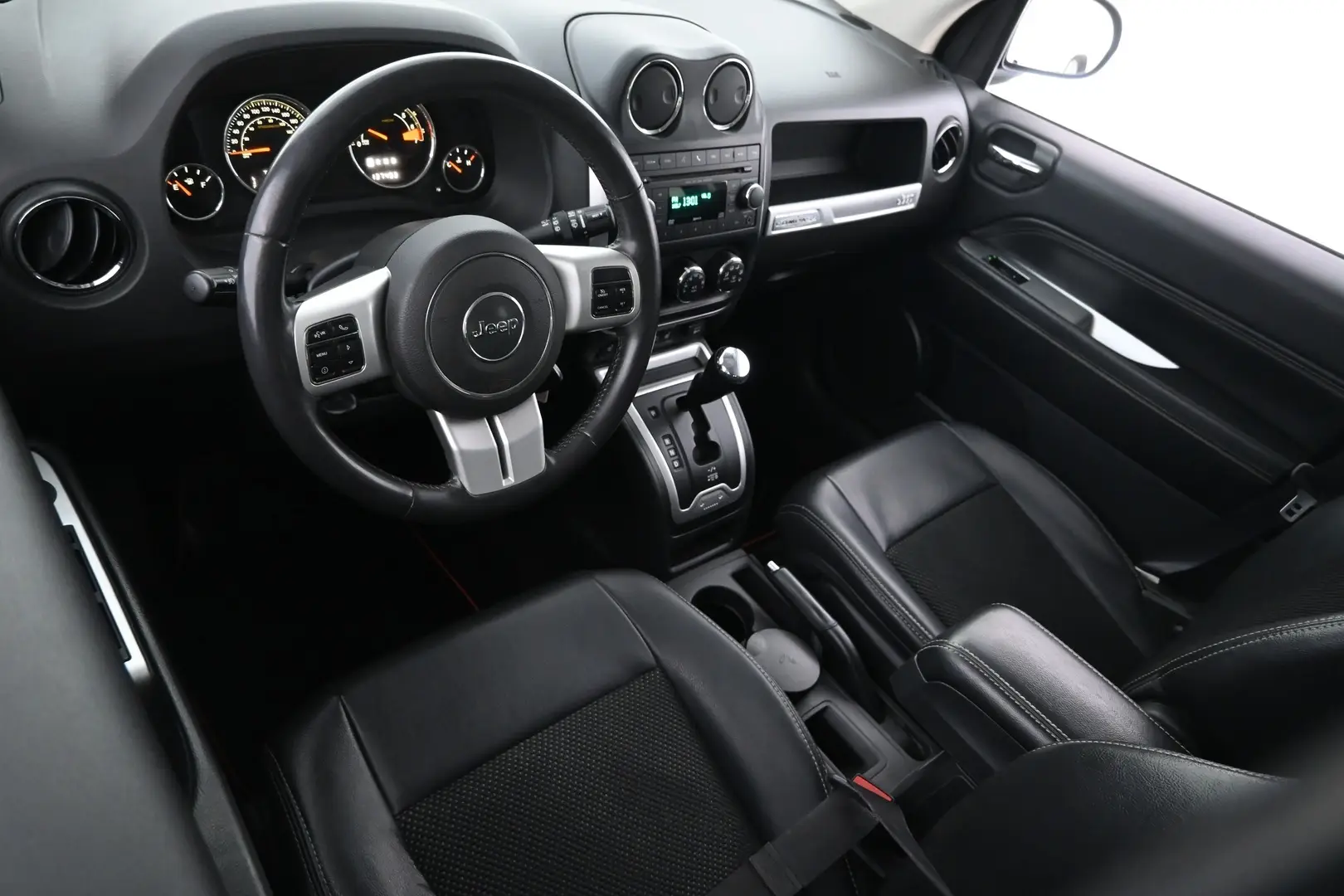 Car Image - 1VvOk8OLOMRMJ6pBkDxNLO