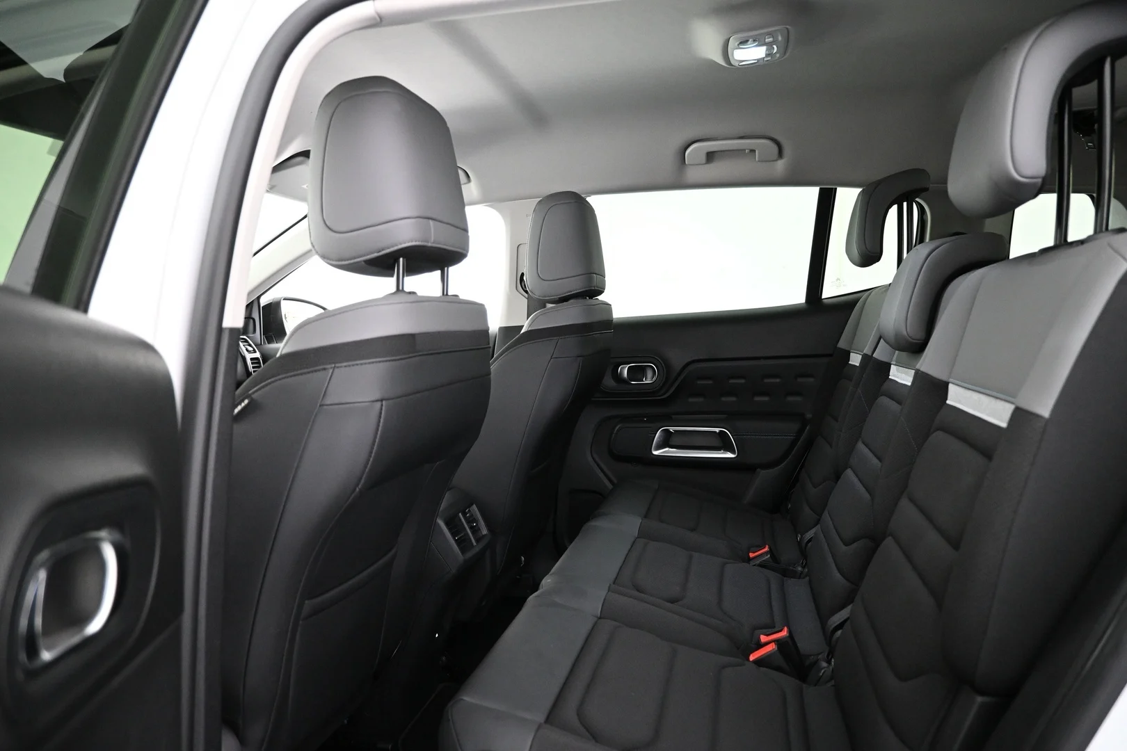 Car Image - 3PGMbonwik3cpp8ThmF9Lb