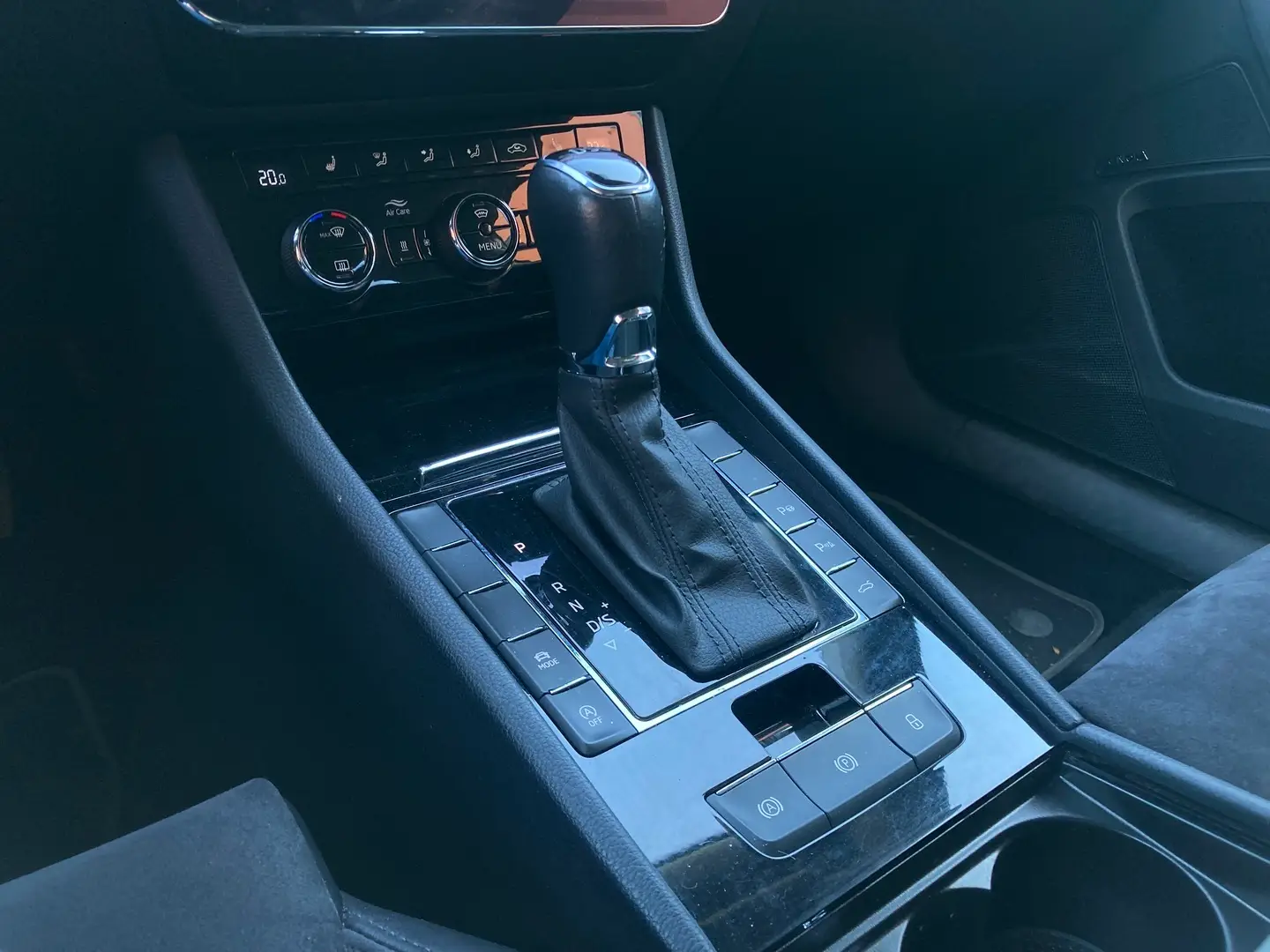 Car Image - 10NYLuMF3T2dVnSkDqeNfB
