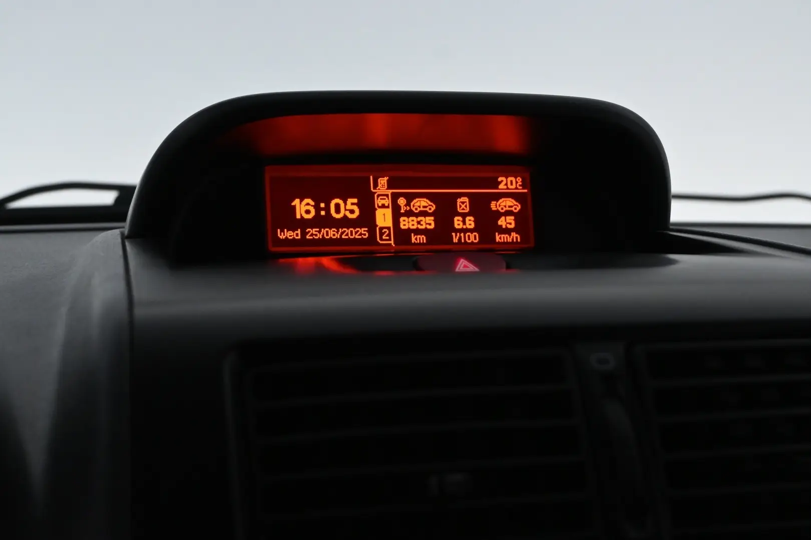 Car Image - 3c6qxoIu3HscDFIkZTtOsJ
