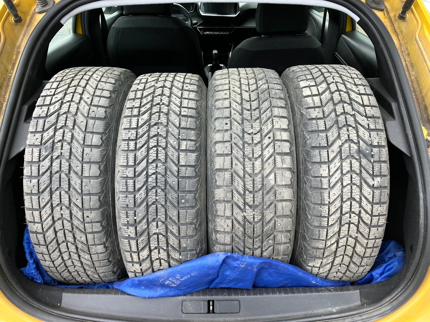 Car Image - 1PPrXQr9H8KqxmUhSWa8n9