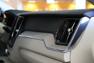 Miten vaihdan ilmansuodattimen autooni? - Saka Finland Oy