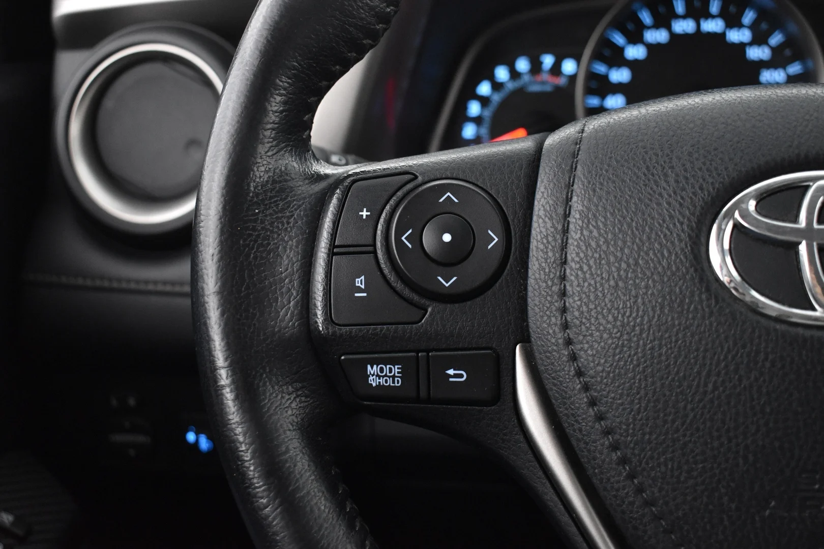 Car Image - 76TWgSbtH8kx4uyVNC7yBN