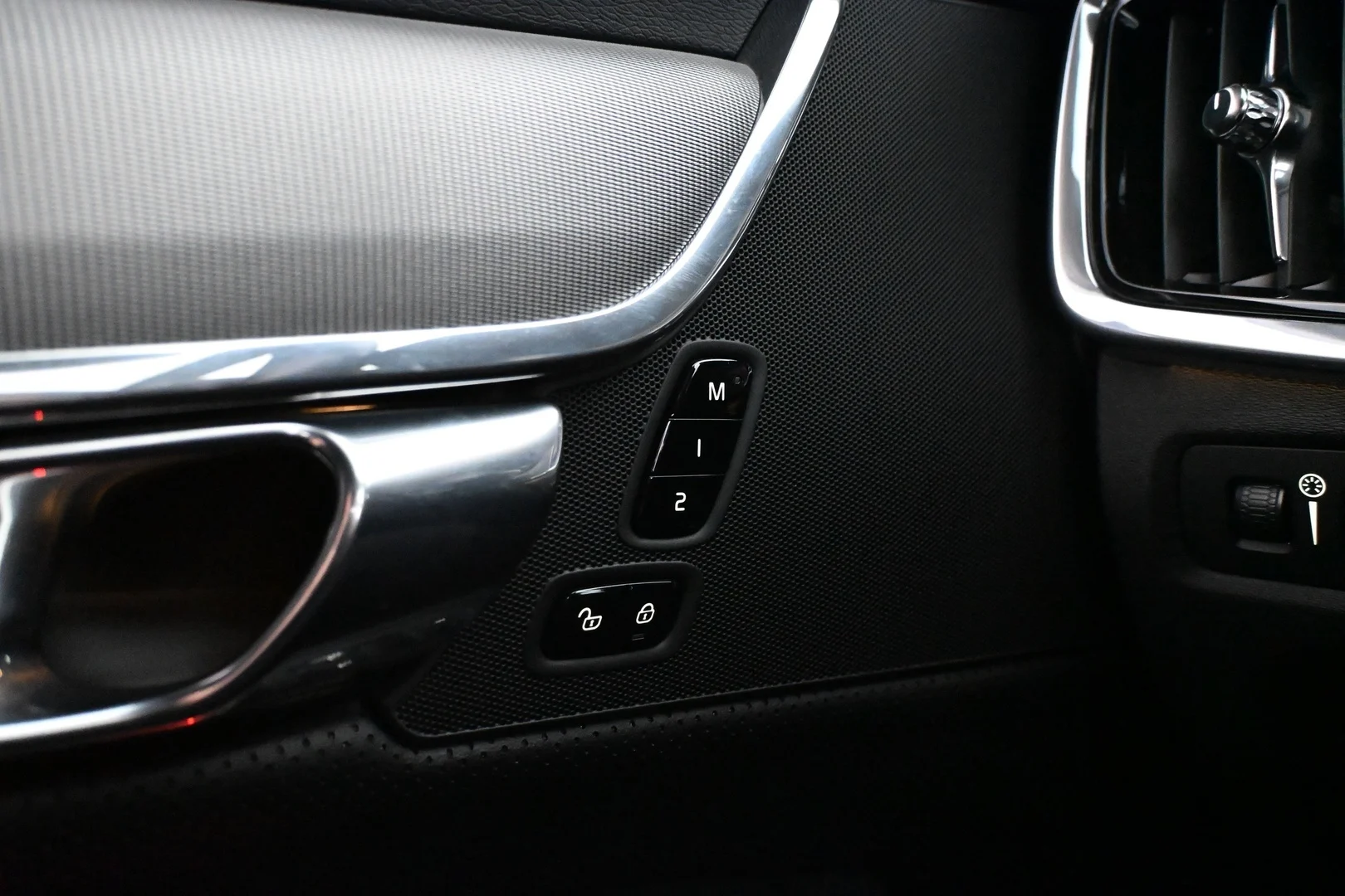 Car Image - 54Lg1AWJt3daw8pv0ksRiT