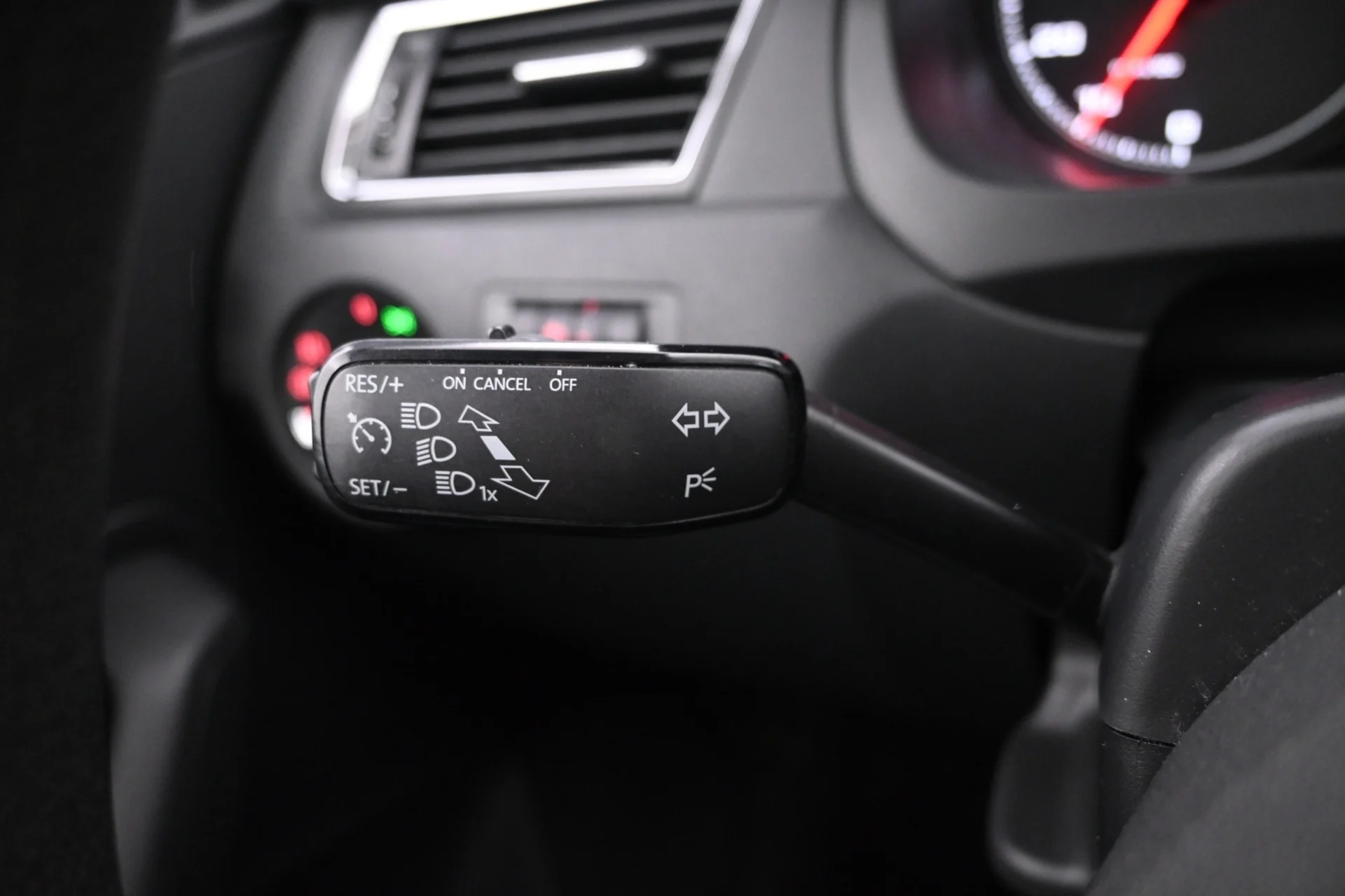 Car Image - 6yRLSHwz0ZXyvYvbsMPQ3x