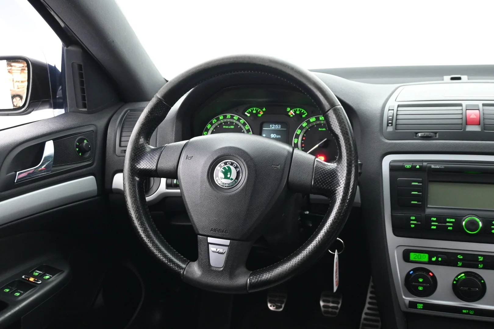 Car Image - QW5s2aY97t4lU6Miu5Vzc