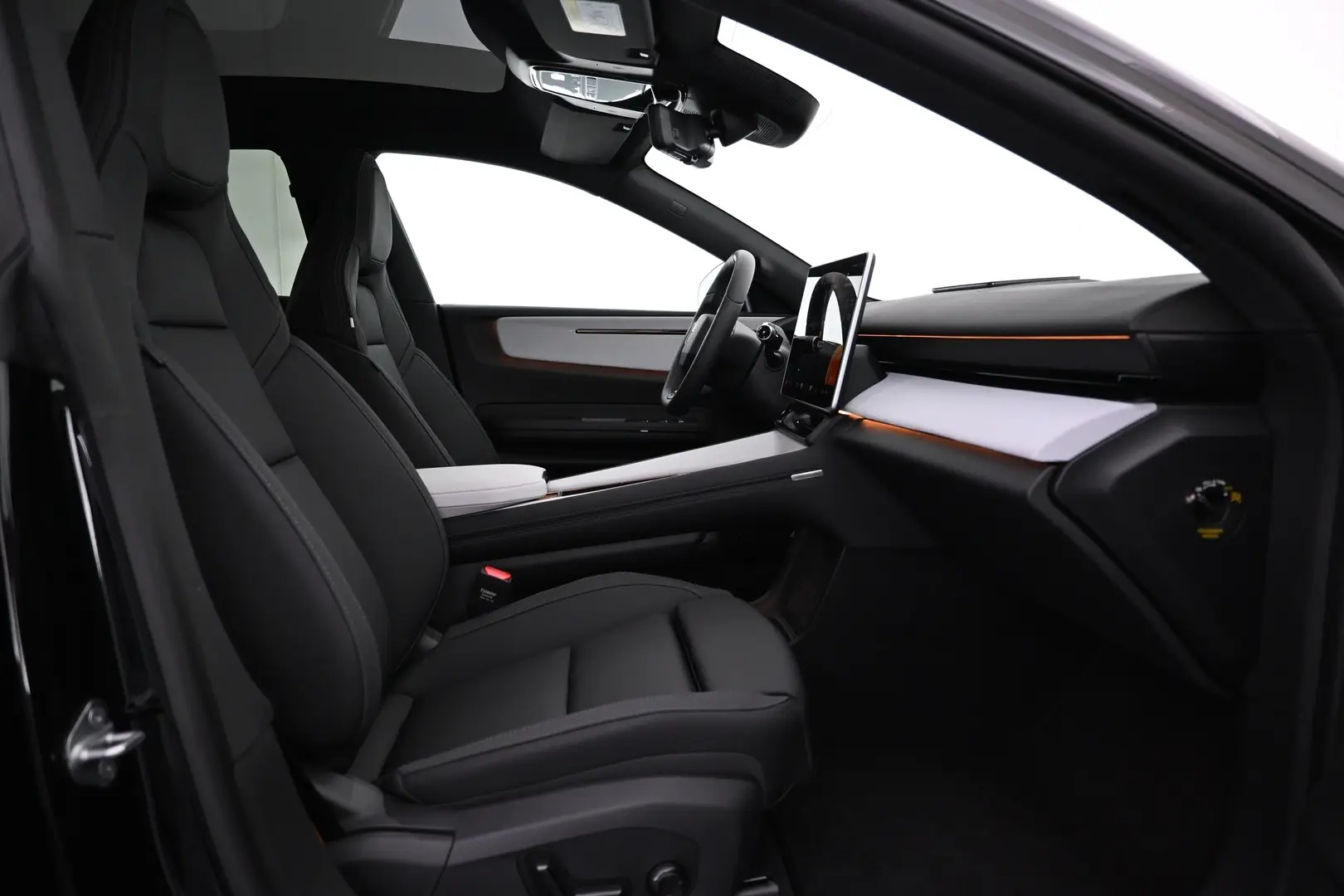 Car Image - Z4el73J9vVMLgCiWNs87r