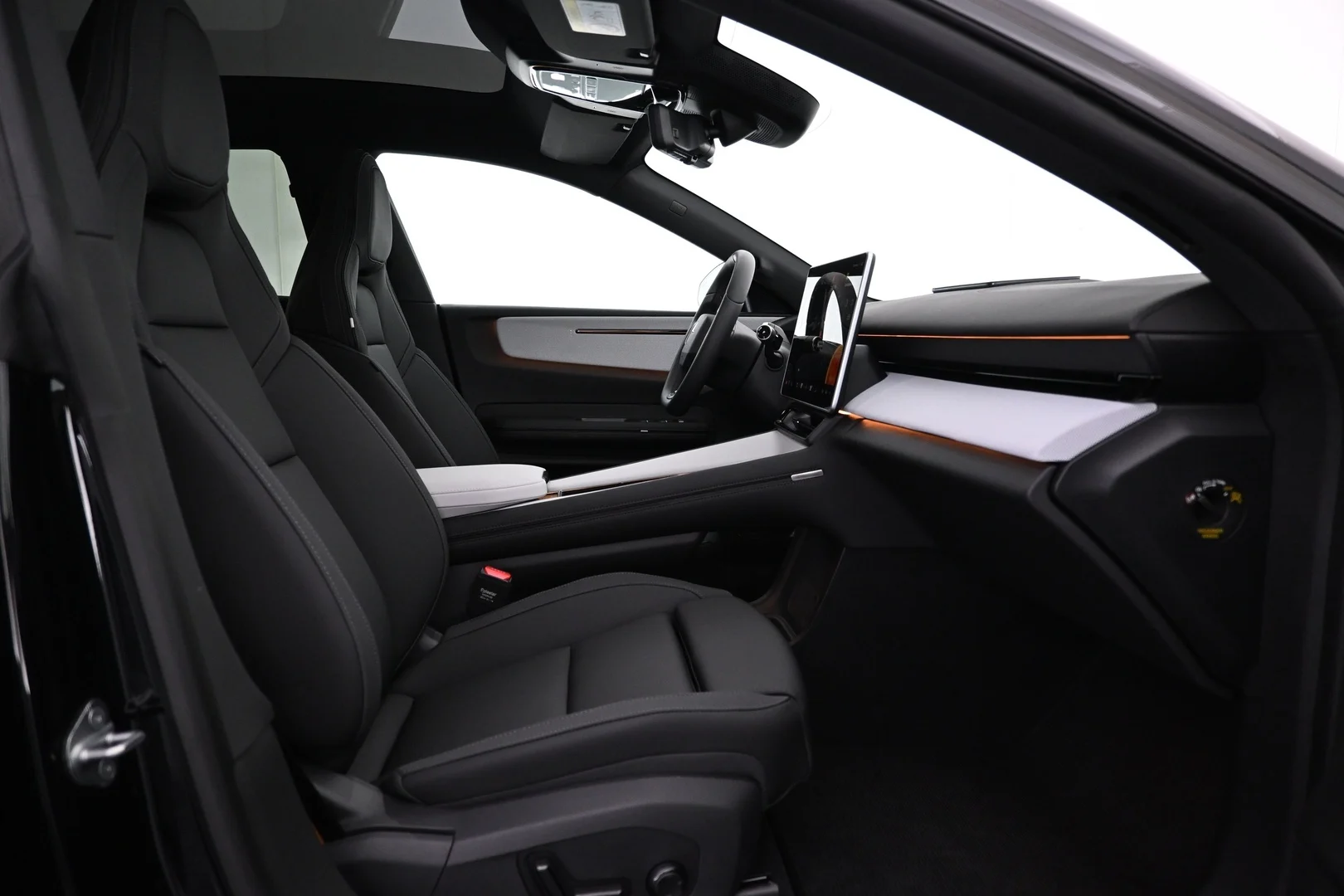 Car Image - Z4el73J9vVMLgCiWNs87r