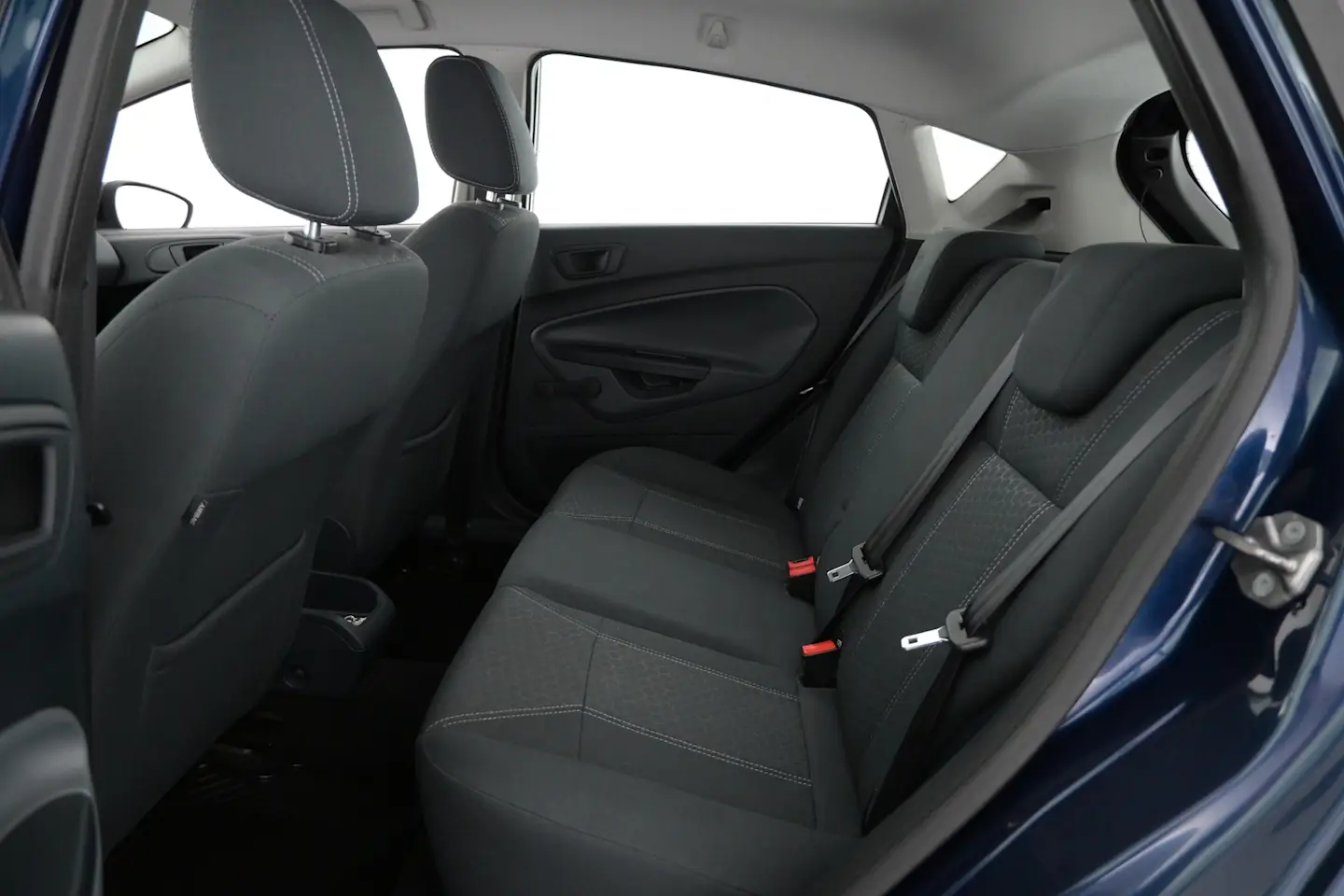 Car Image - 2dXOcY0tPDx7JM2zI5IndW