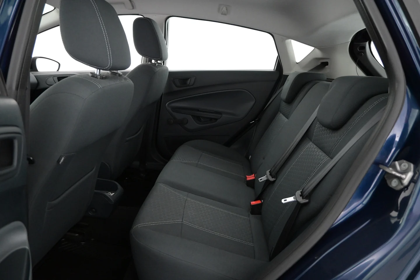 Car Image - 2dXOcY0tPDx7JM2zI5IndW