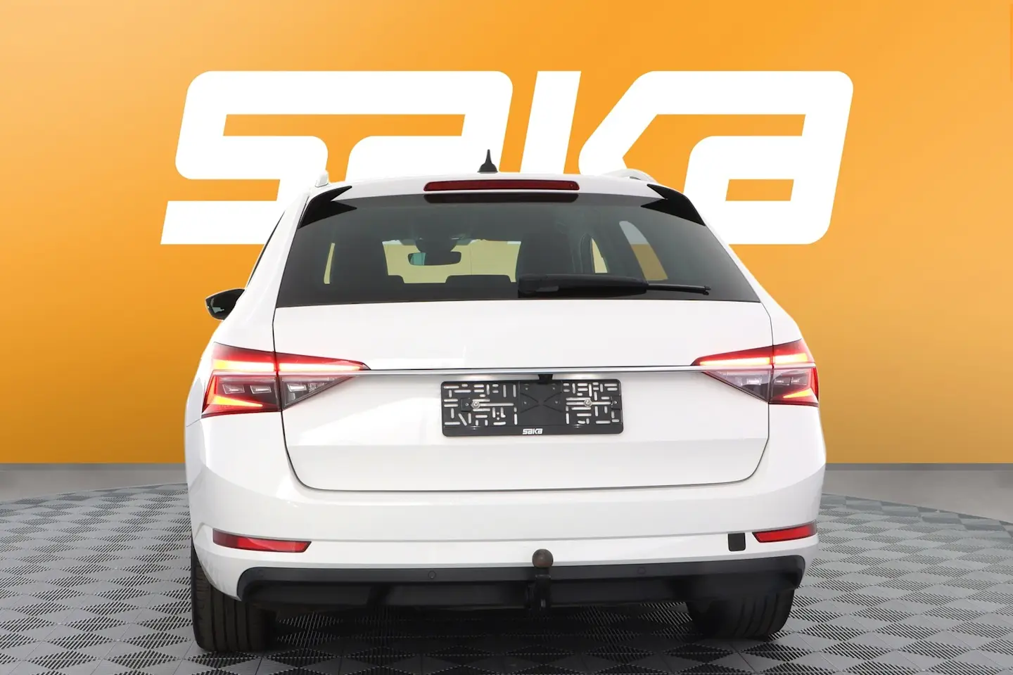 Car Image - 1hTWXRO9i0JH1CttTJJFt3