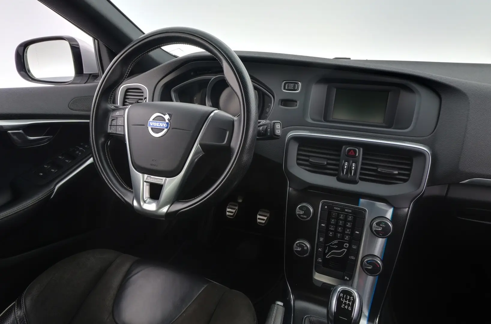 Car Image - LNzkCzCXklhxOcVxVBqCN