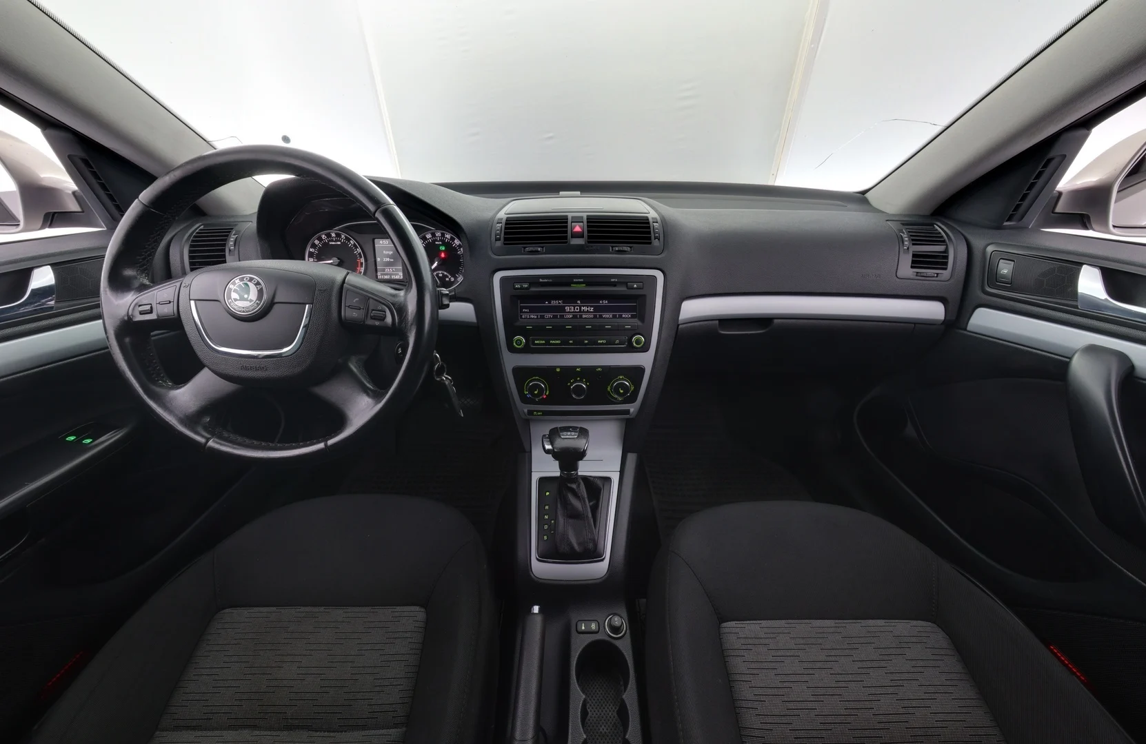 Car Image - 6QUi55w6Q0UzJ0hfhstO4b