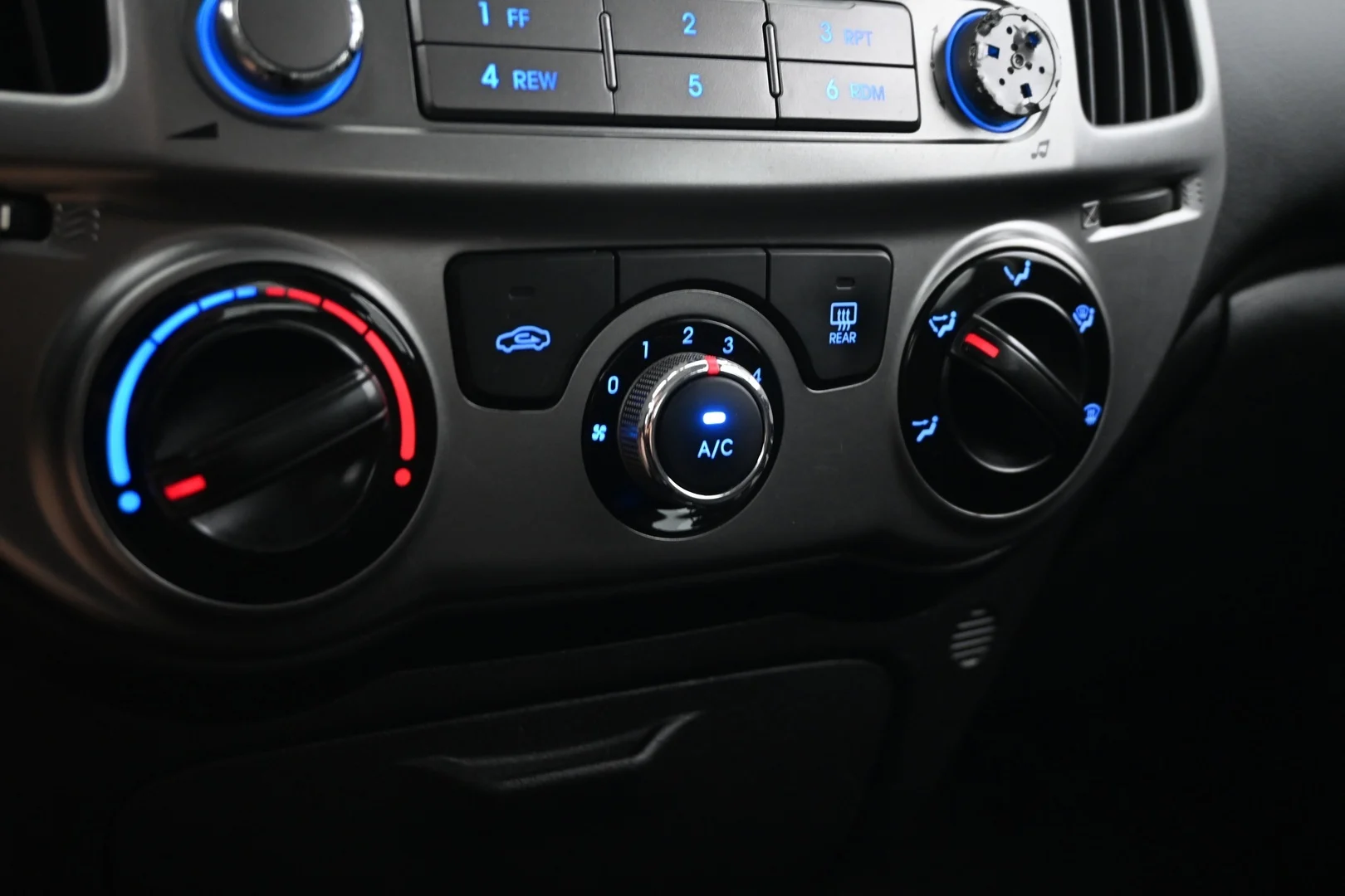 Car Image - 1pM3rxh4xaeTNcX44kZRev