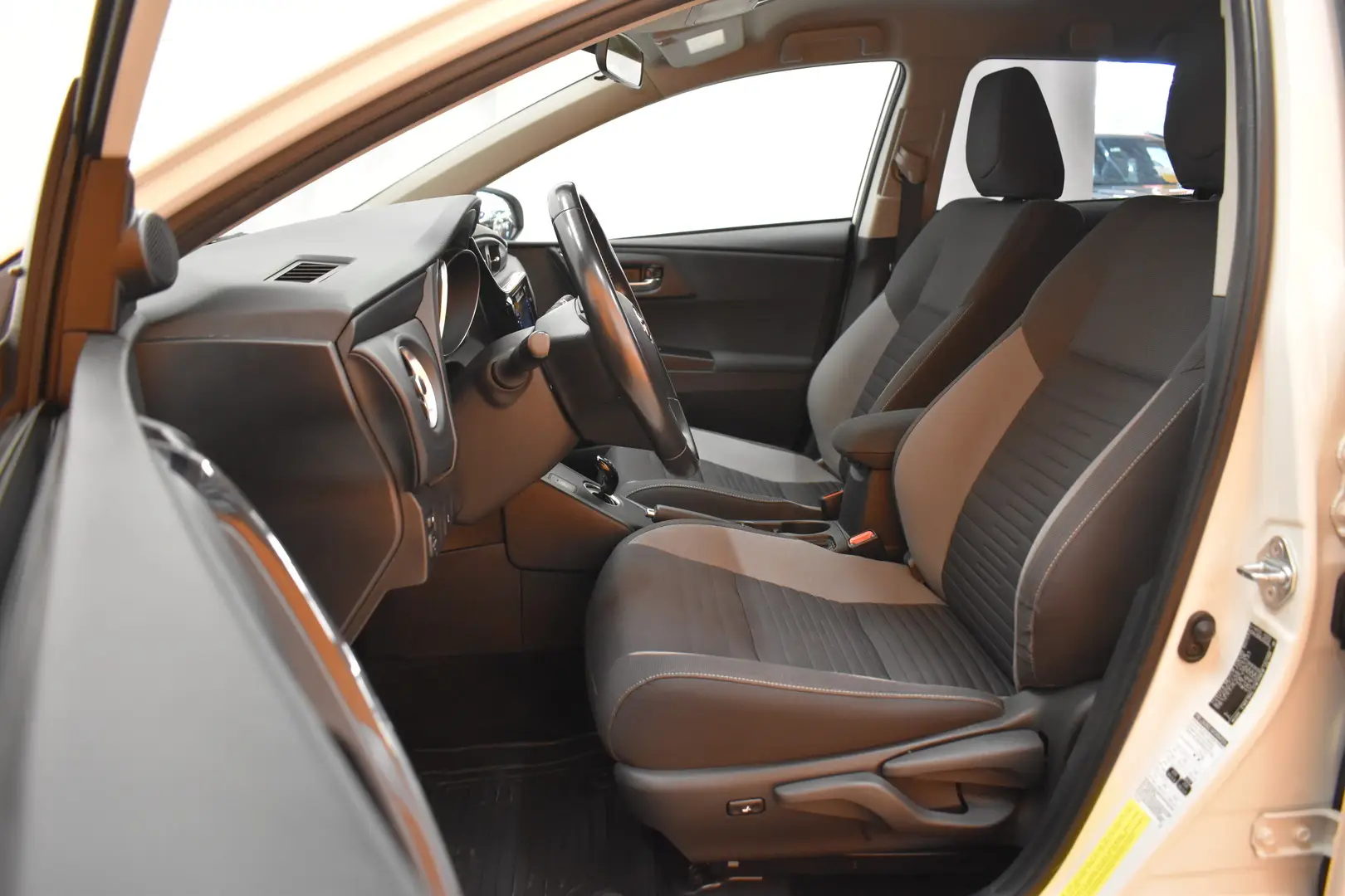 Car Image - 3VrF6LYioPSFDBrxWZtRdR