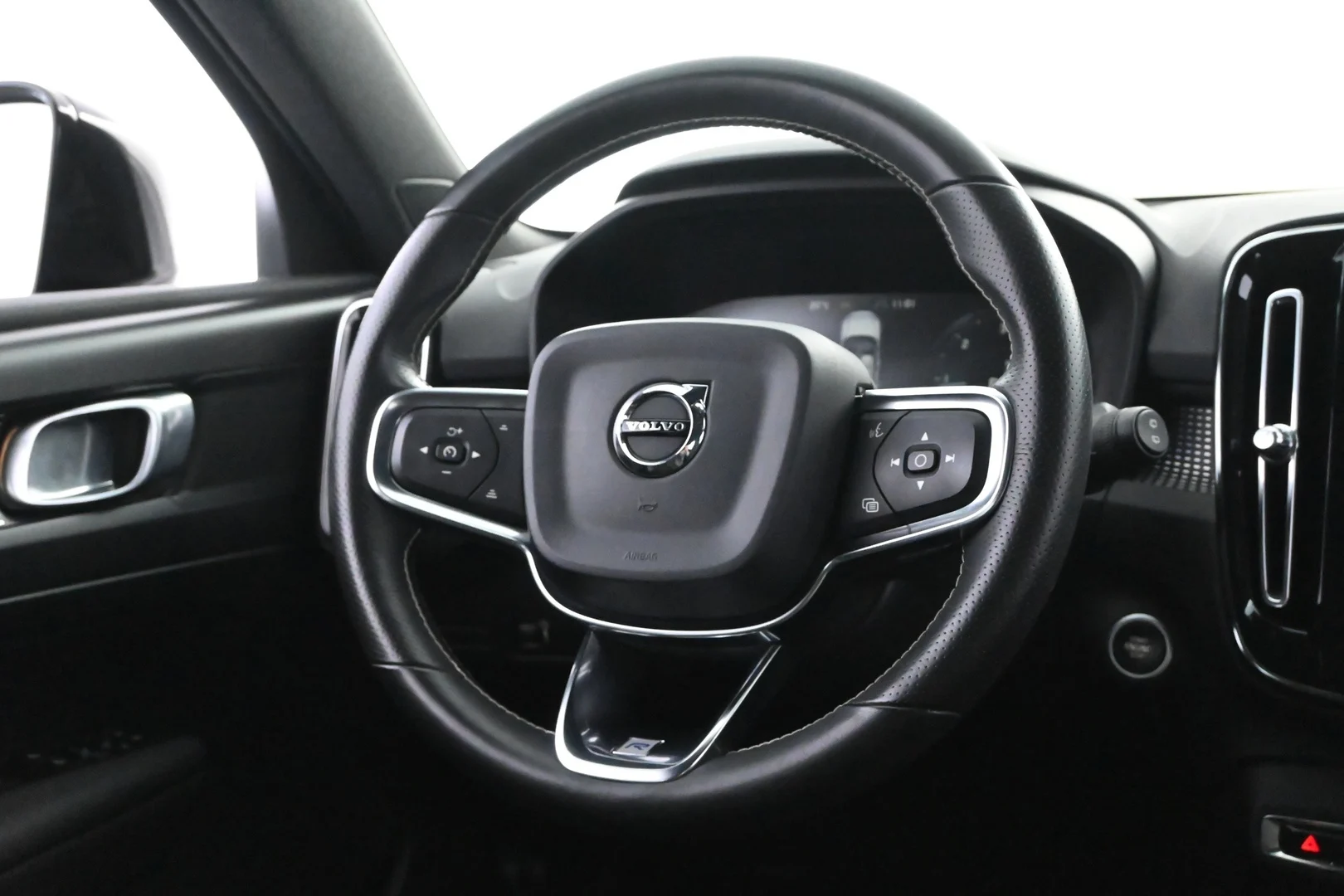 Car Image - 2VKGhhEQ9eLgUPGoLcgxid