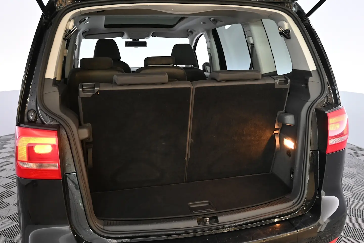 Car Image - 36u2TUNvMcQ0twmEIcHSc4