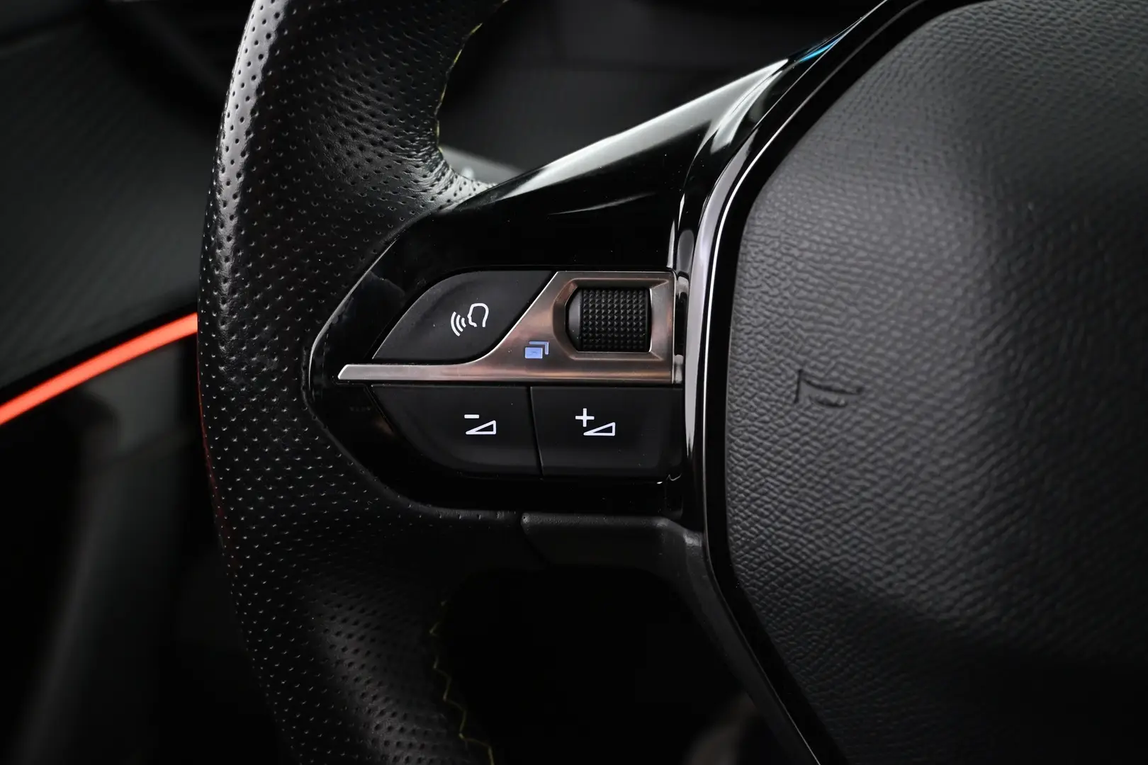 Car Image - 3NSe5hcM9E86Ptuhd0lJMZ