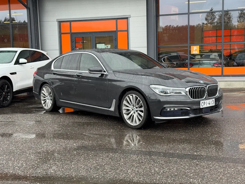 BMW 730